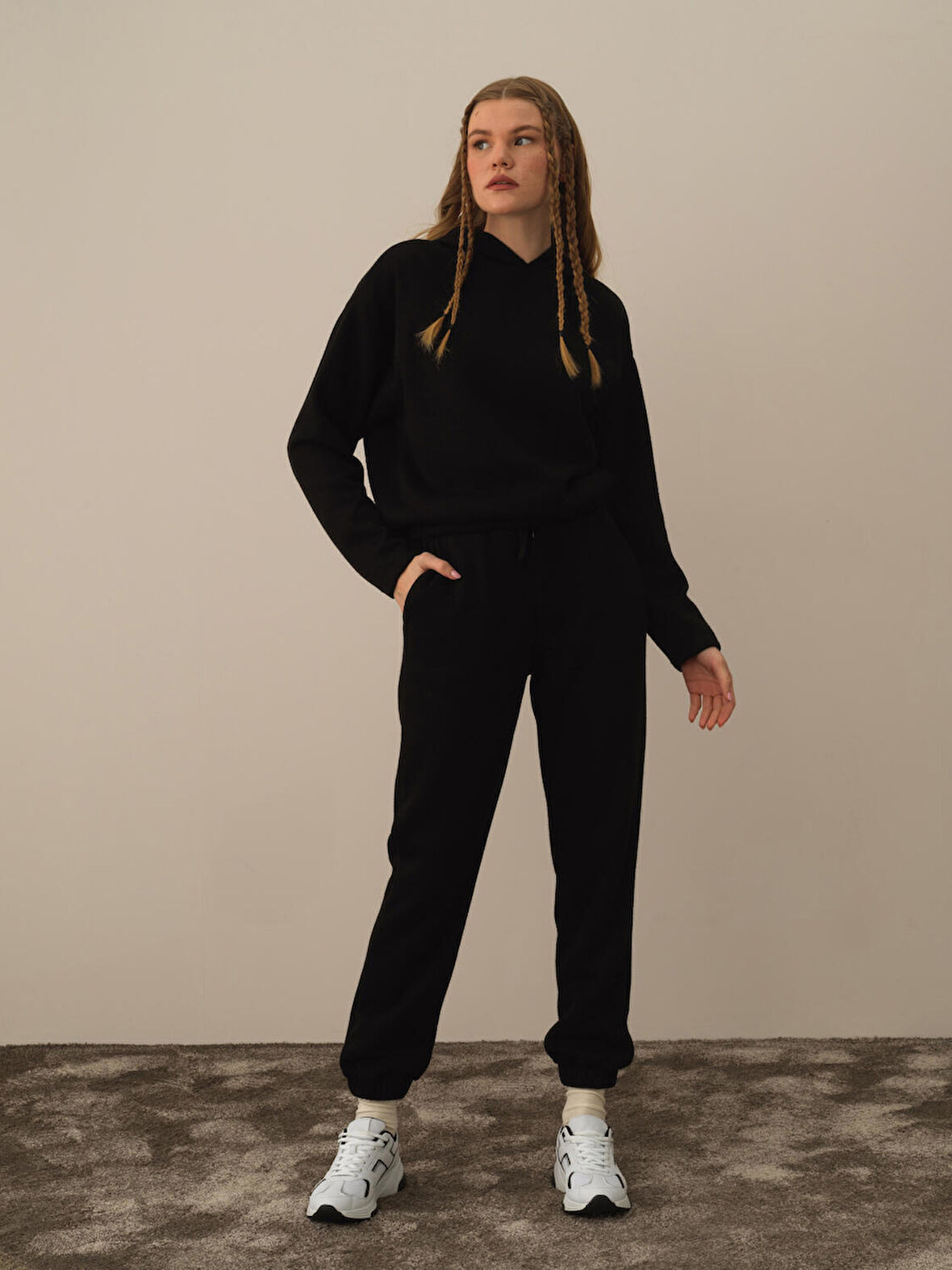 Xint Siyah Pamuk Dokulu Oversize Sweatshirt