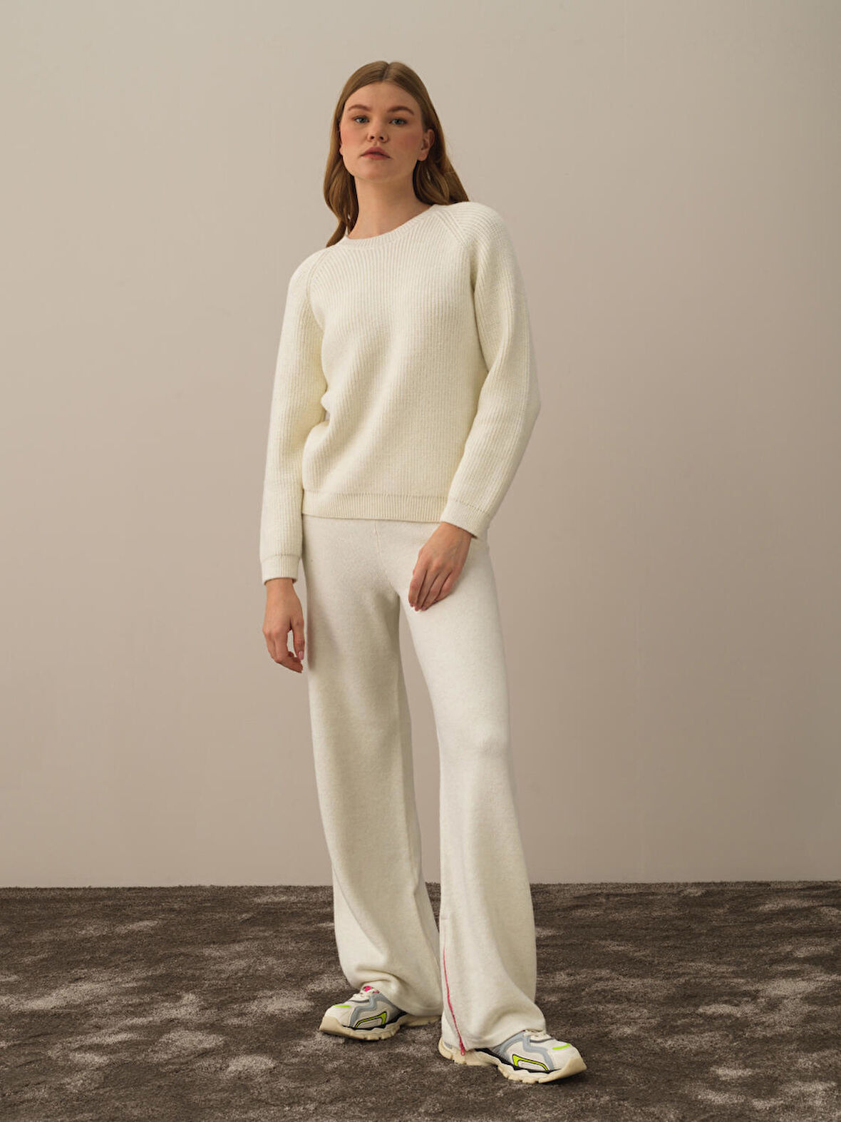 Xint Ekru Doğal Yün Dokulu Regular Fit Kazak