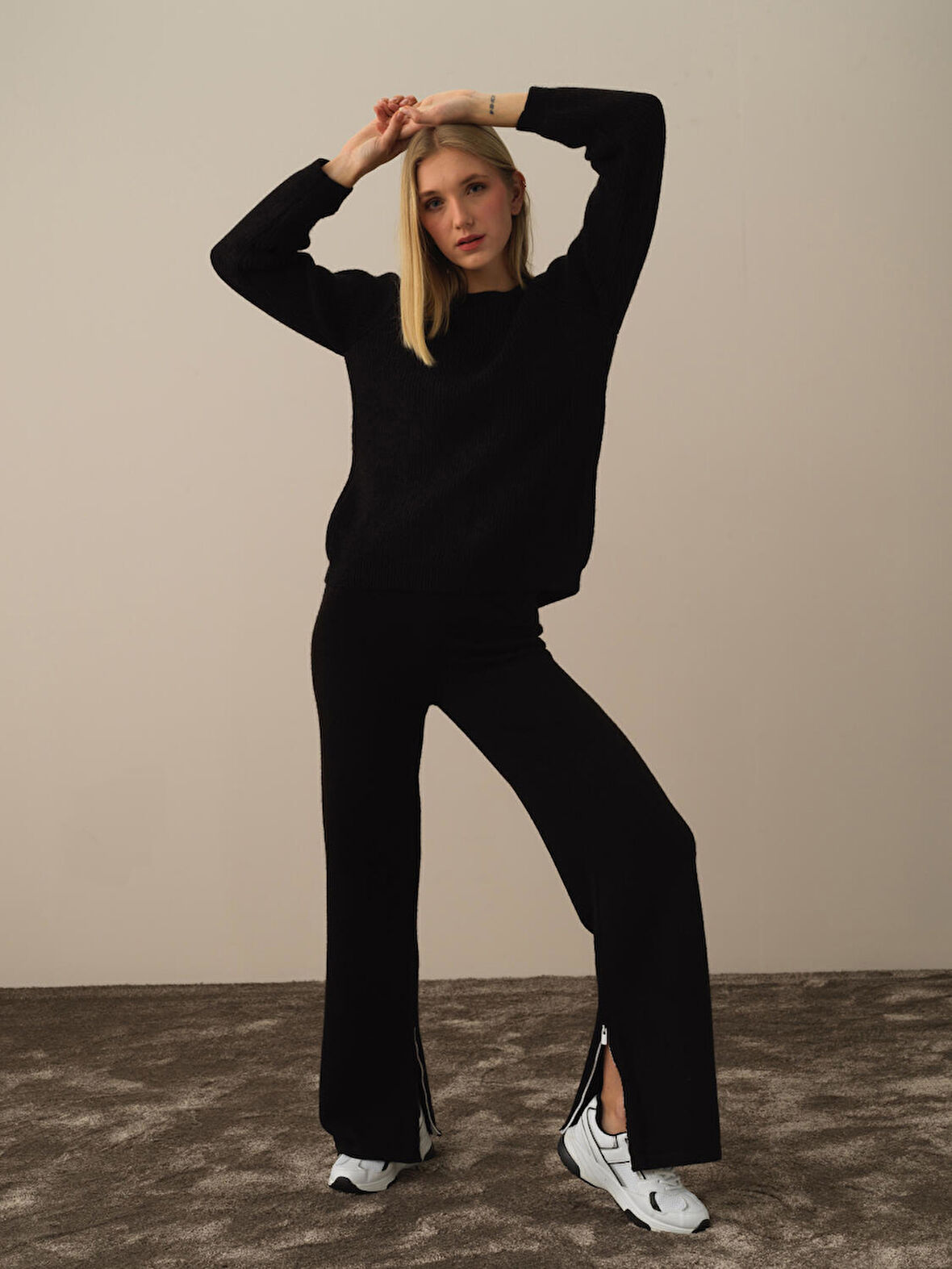 Xint Siyah Doğal Yün Dokulu Regular Fit Pantolon