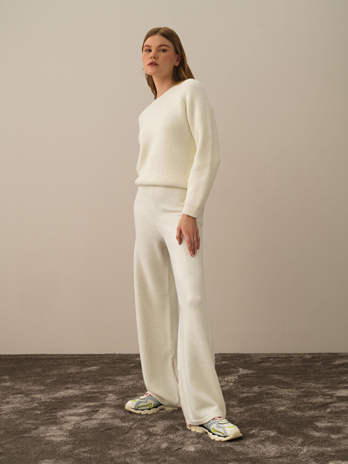 Xint Ekru Doğal Yün Dokulu Regular Fit Pantolon