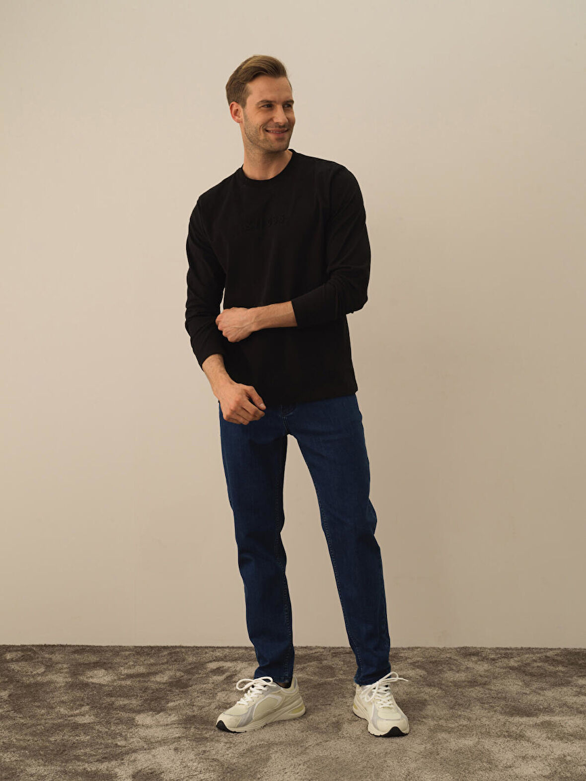 Xint Siyah Pamuk Dokulu Regular Fit Uzun Kollu Tişört