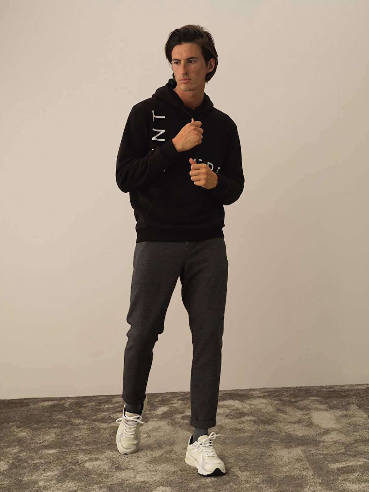 Xint Siyah Pamuk Dokulu Regular Fit Sweatshirt