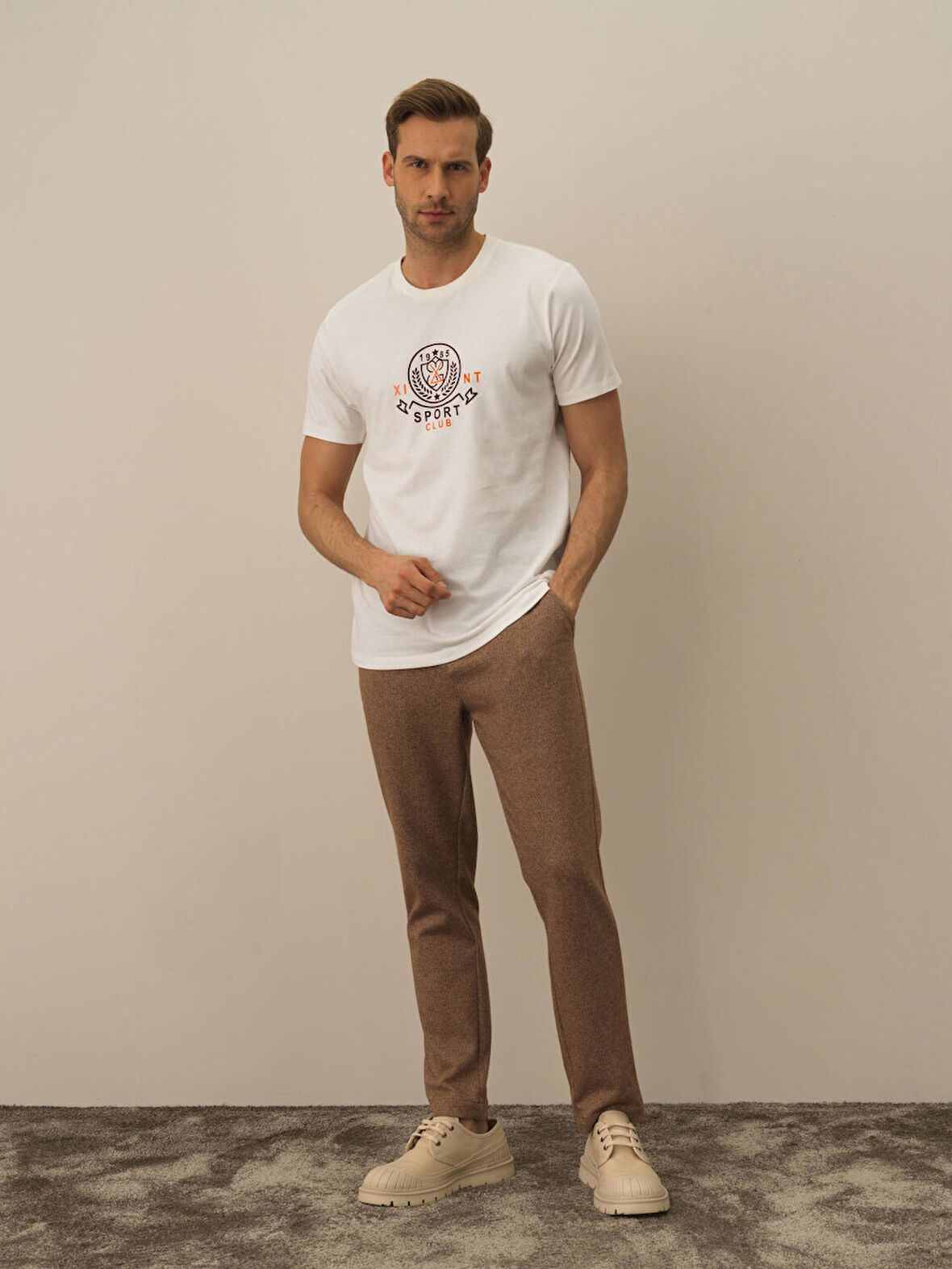 Xint Ekru Pamuk Dokulu Regular Fit Tişört