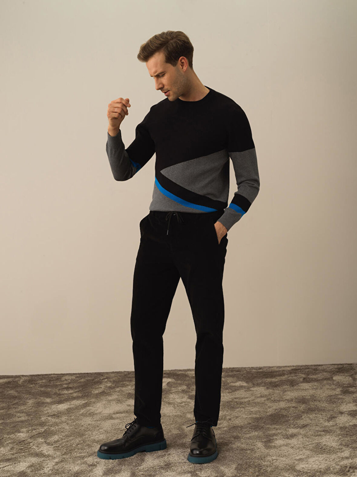 Xint Siyah Pamuk Dokulu Regular Fit Jogger Pantolon