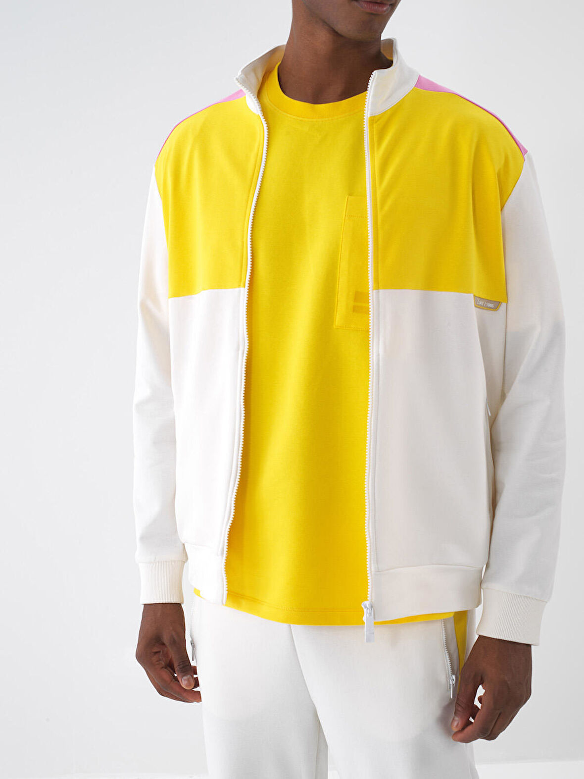 Ekru Regular Fit Pamuklu Sweatmont