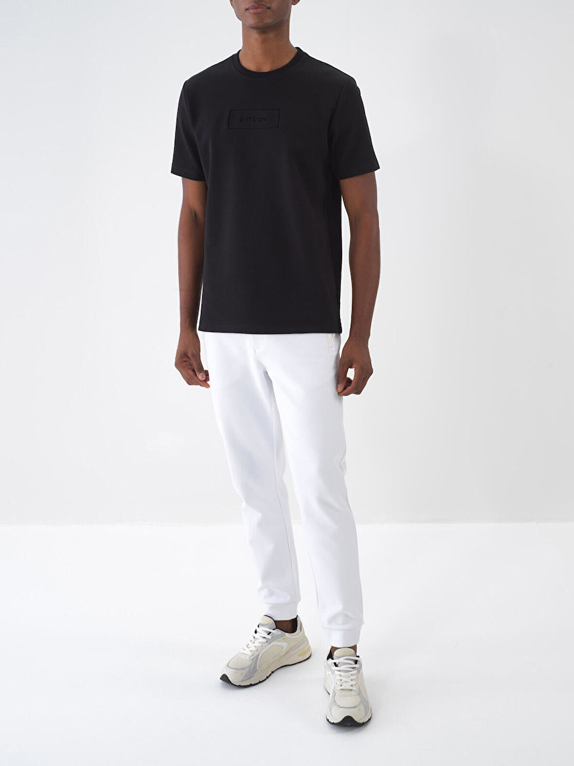 Beyaz Regular Fit Pamuklu Jogger Pantolon