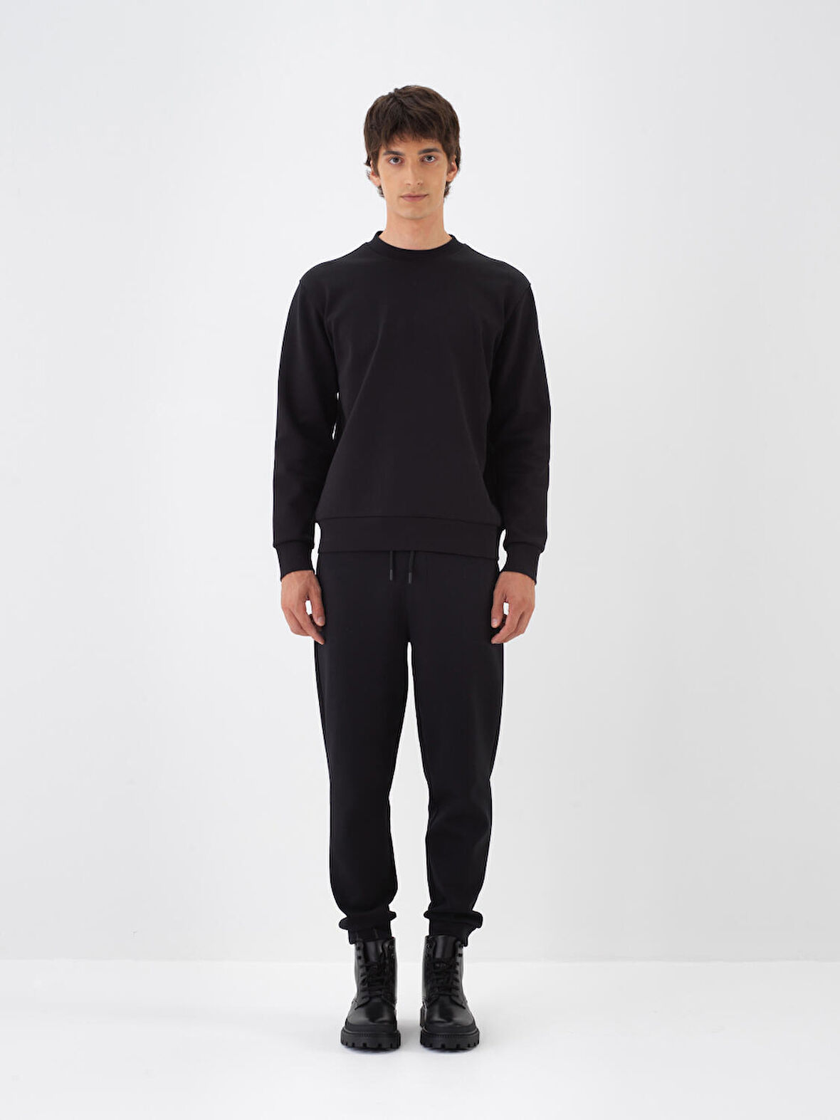 Xint Siyah Pamuk Dokulu Regular Fit Sweatshirt