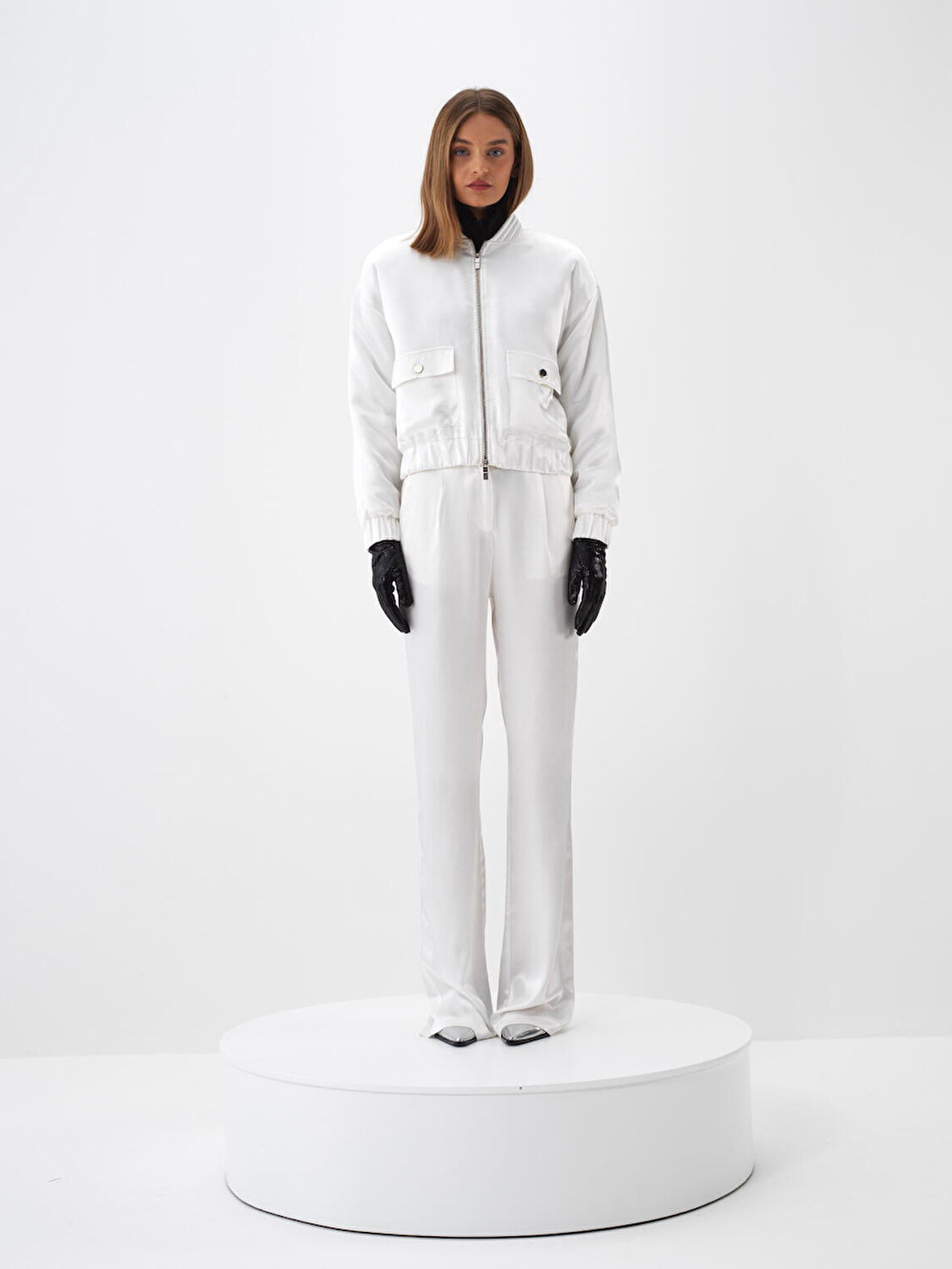 Xint Beyaz İpeksi Saten Oversize Ceket