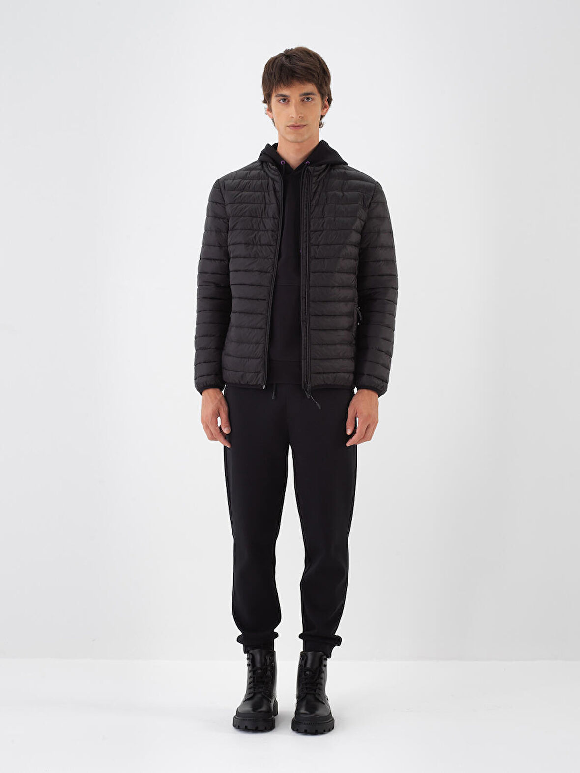 Xint Siyah Formunu Koruyan Regular Fit Mont