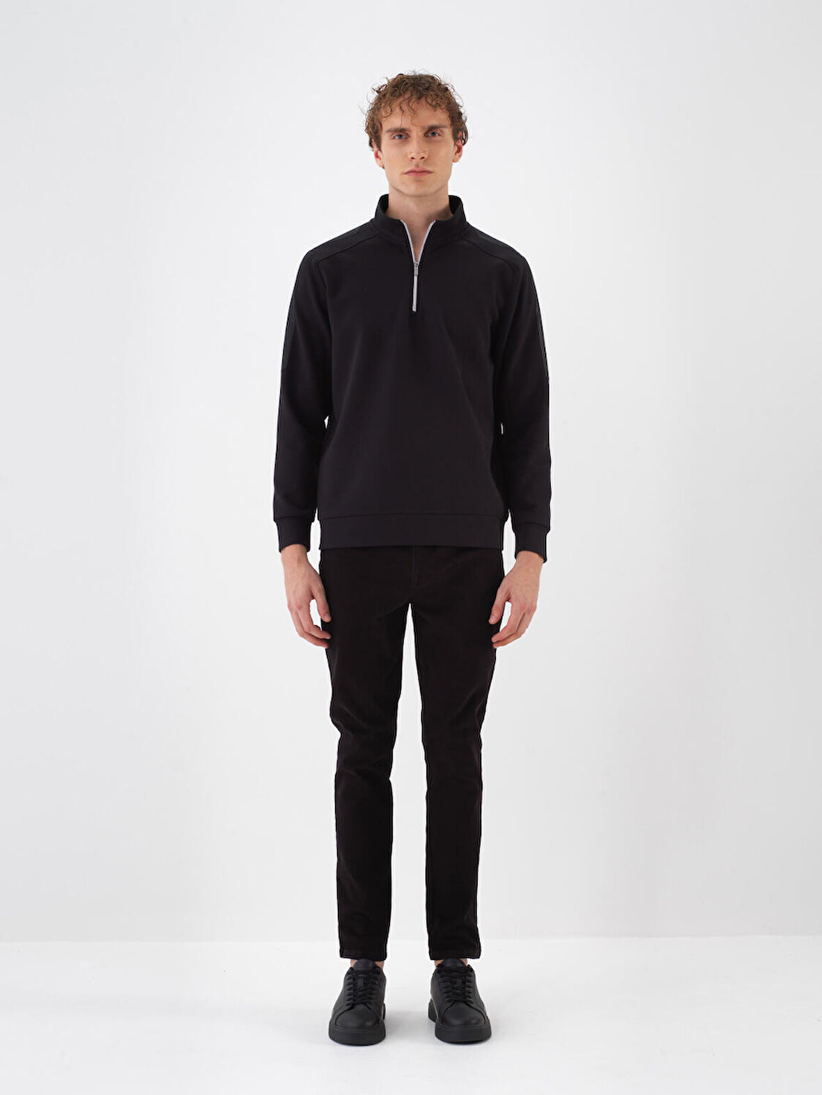 Xint Siyah Pamuk Dokulu Regular Fit Sweatshirt