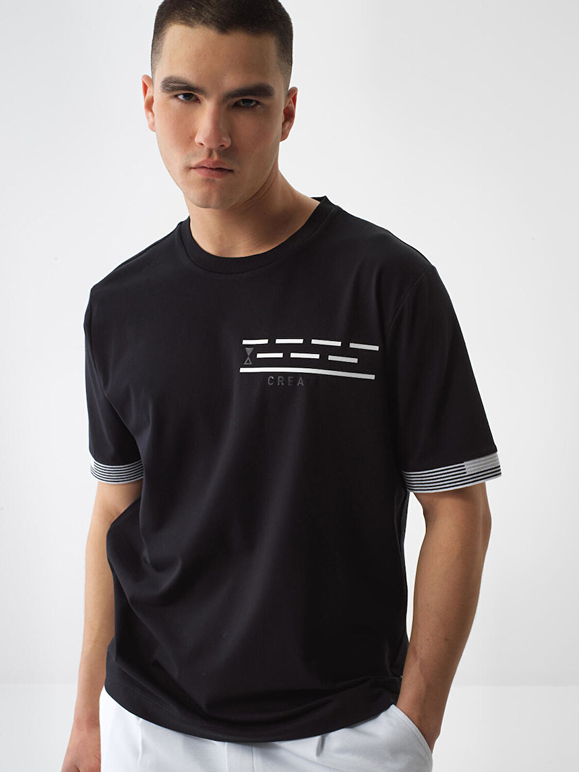 Siyah Regular Fit Pamuklu Tişört