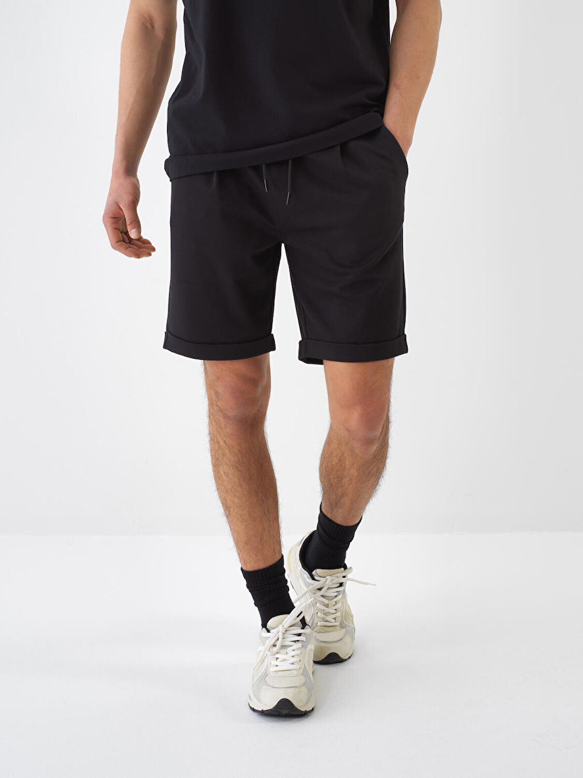 Siyah Regular Fit Pamuklu Şort