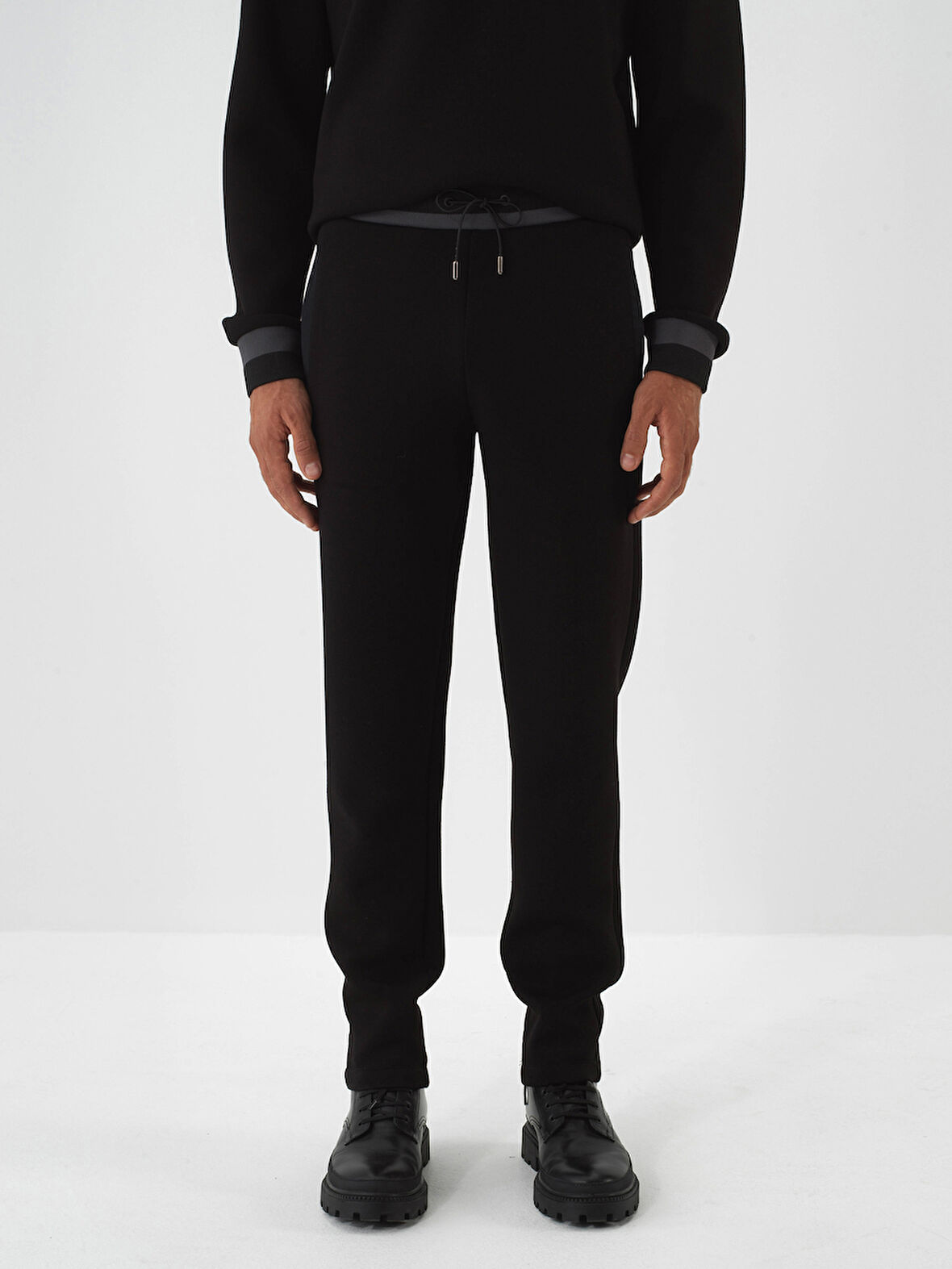 Xint Siyah Pamuk Dokulu Regular Fit Sweat Pantolon