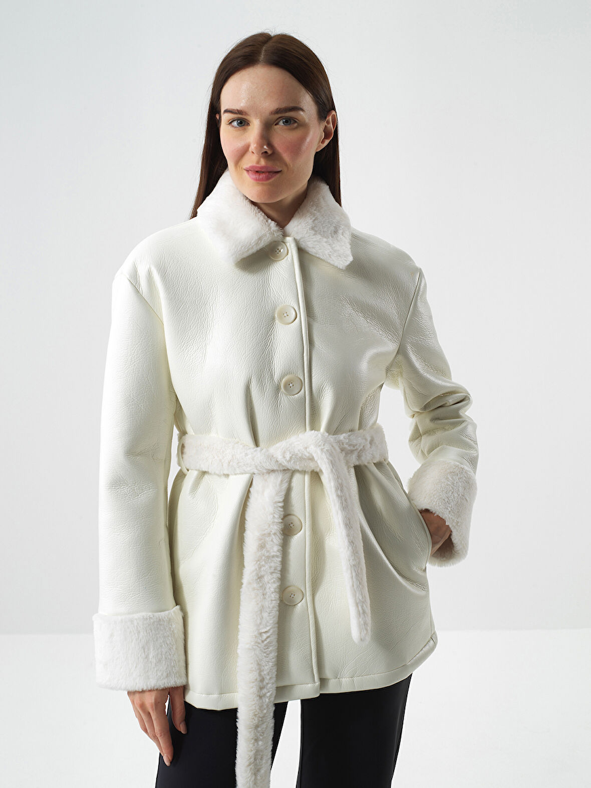 Xint Ekru Deri Görünümlü Oversize Mont