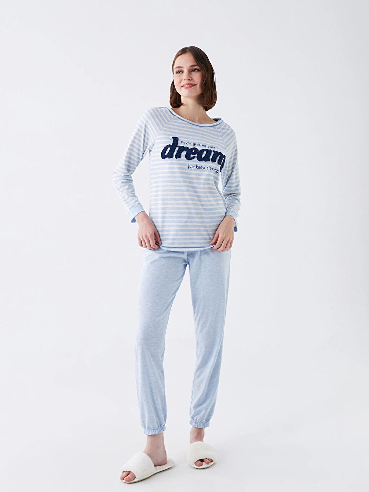 LCW DREAM Mavi Bisiklet Yaka Nakışlı Uzun Kollu Kadın Pijama Takımı