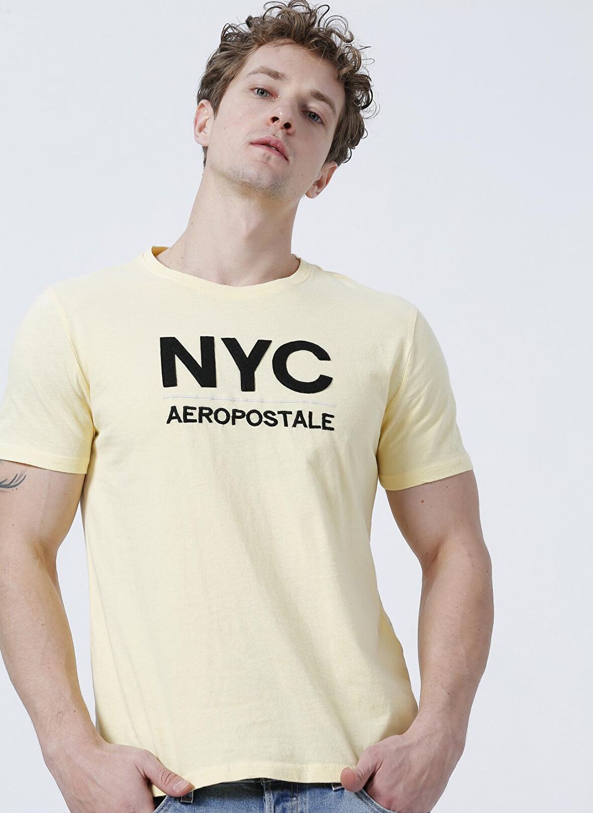 Aeropostale E-9279 Bisiklet Yaka Standart Kalıp Nakışlı Açık Sarı Erkek T-Shirt