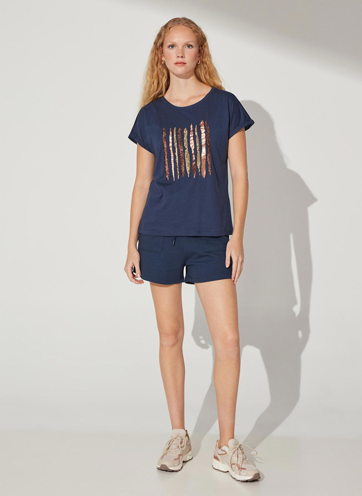 Fabrika Comfort Bisiklet Yaka Payetli Lacivert Kadın T-Shirt CM-LEAN