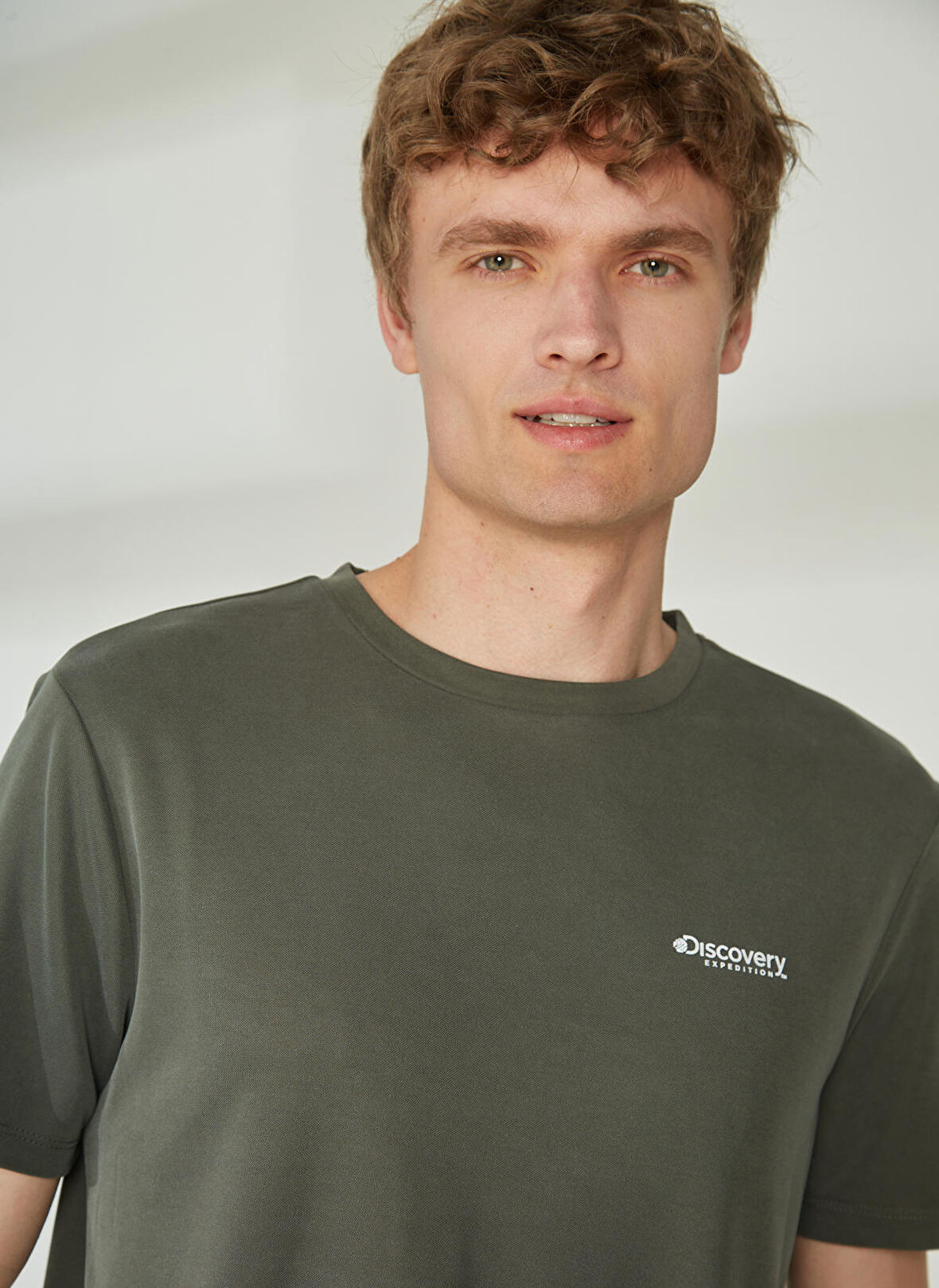 Discovery Expedition Haki Erkek Bisiklet Yaka Kısa Kollu Relaxed Baskılı T-Shirt PERTA