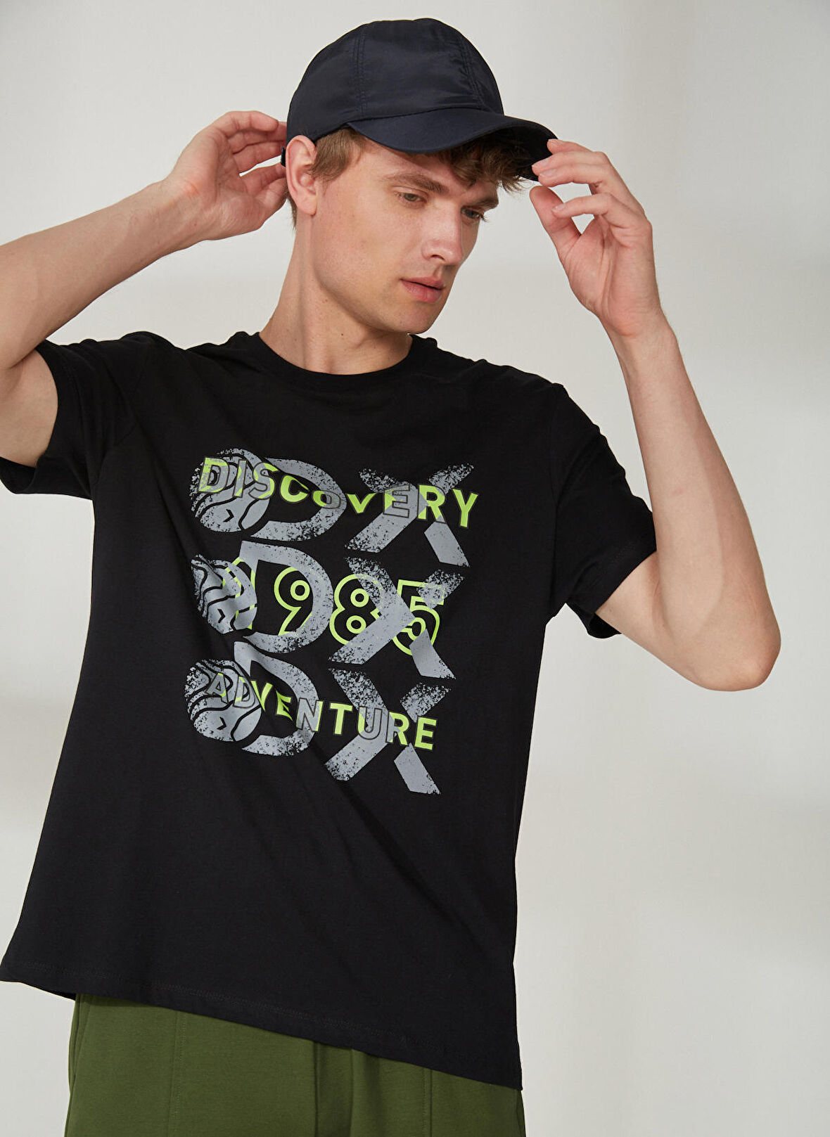 Siyah Erkek Bisiklet Yaka Kısa Kollu Relaxed Baskılı T-Shirt ROTAN