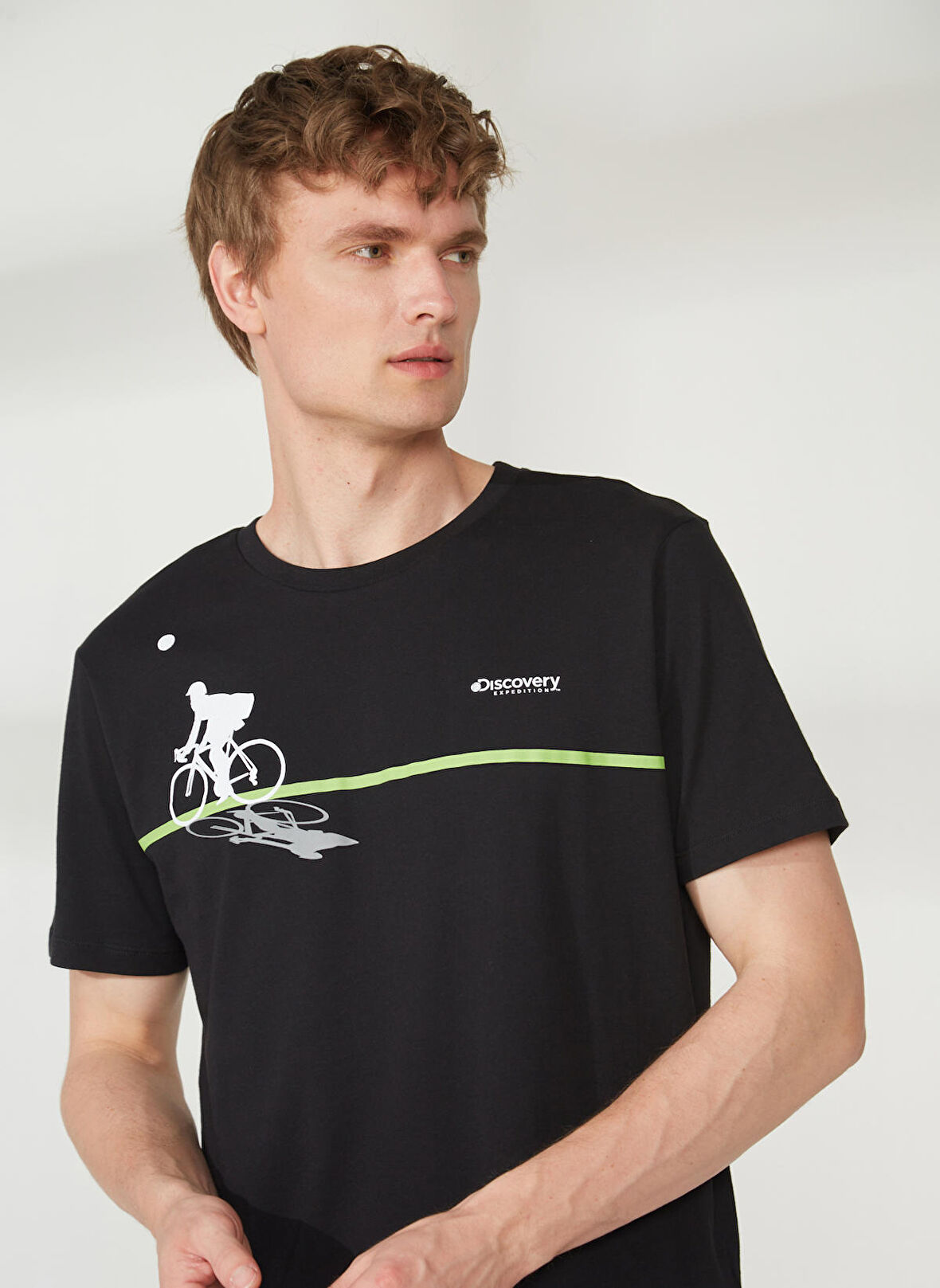 Discovery Expedition Siyah Erkek Bisiklet Yaka Kısa Kollu Relaxed Baskılı T-Shirt BENJAX