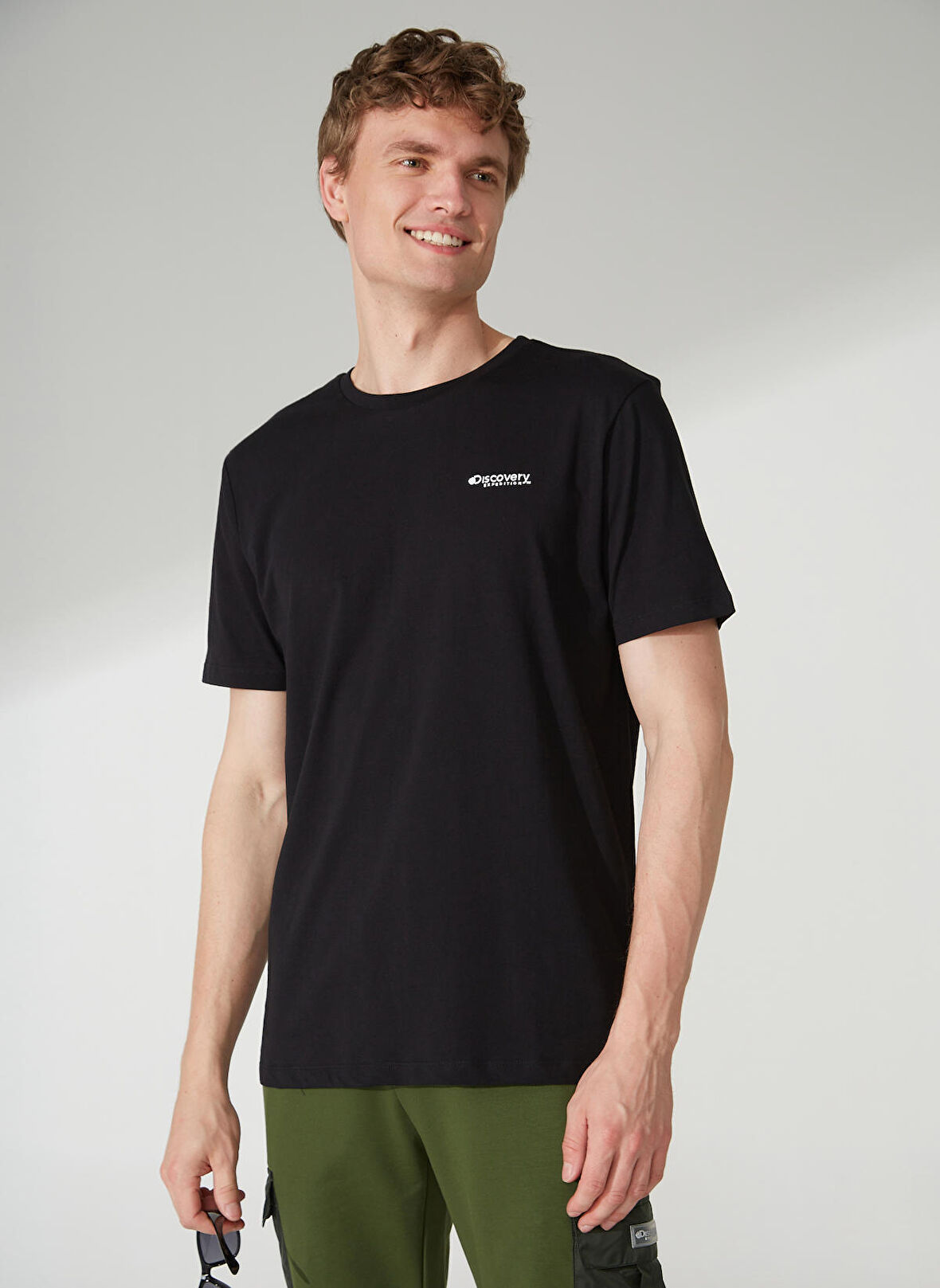 Discovery Expedition Siyah Erkek Bisiklet Yaka Kısa Kollu Relaxed Baskılı T-Shirt SAWA