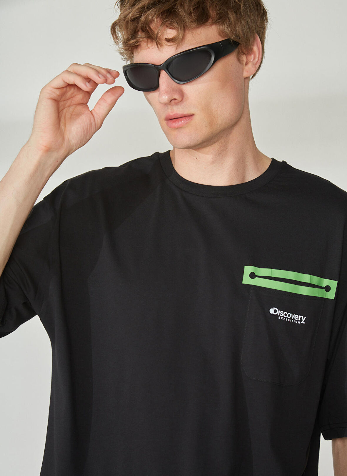 Discovery Expedition Siyah Erkek Bisiklet Yaka Kısa Kollu Loose Fit T-Shirt PAVEL