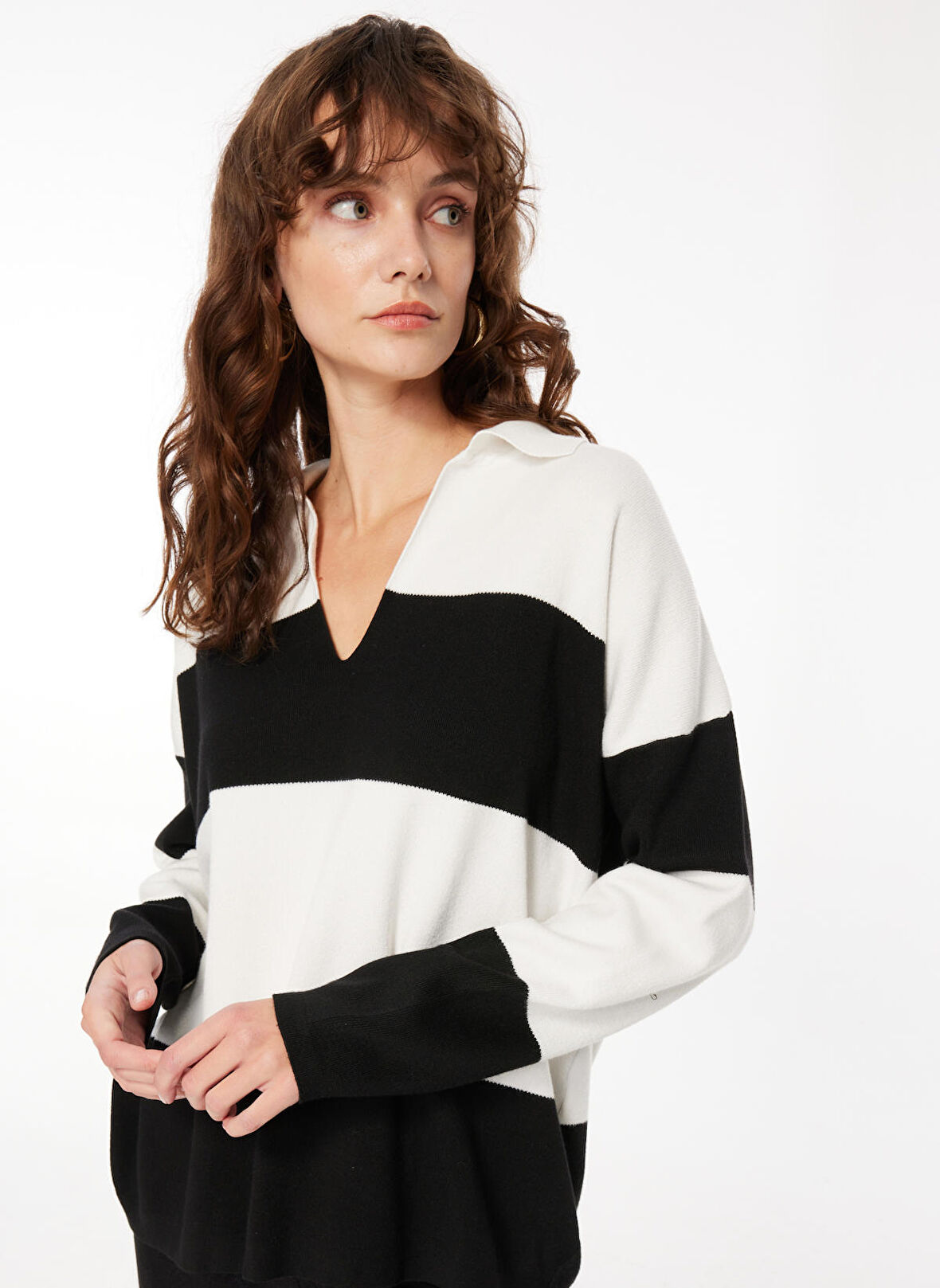 Fabrika Polo Yaka Rahat Çizgili Siyah - Beyaz Kazak Kadın F3WL-KZK2