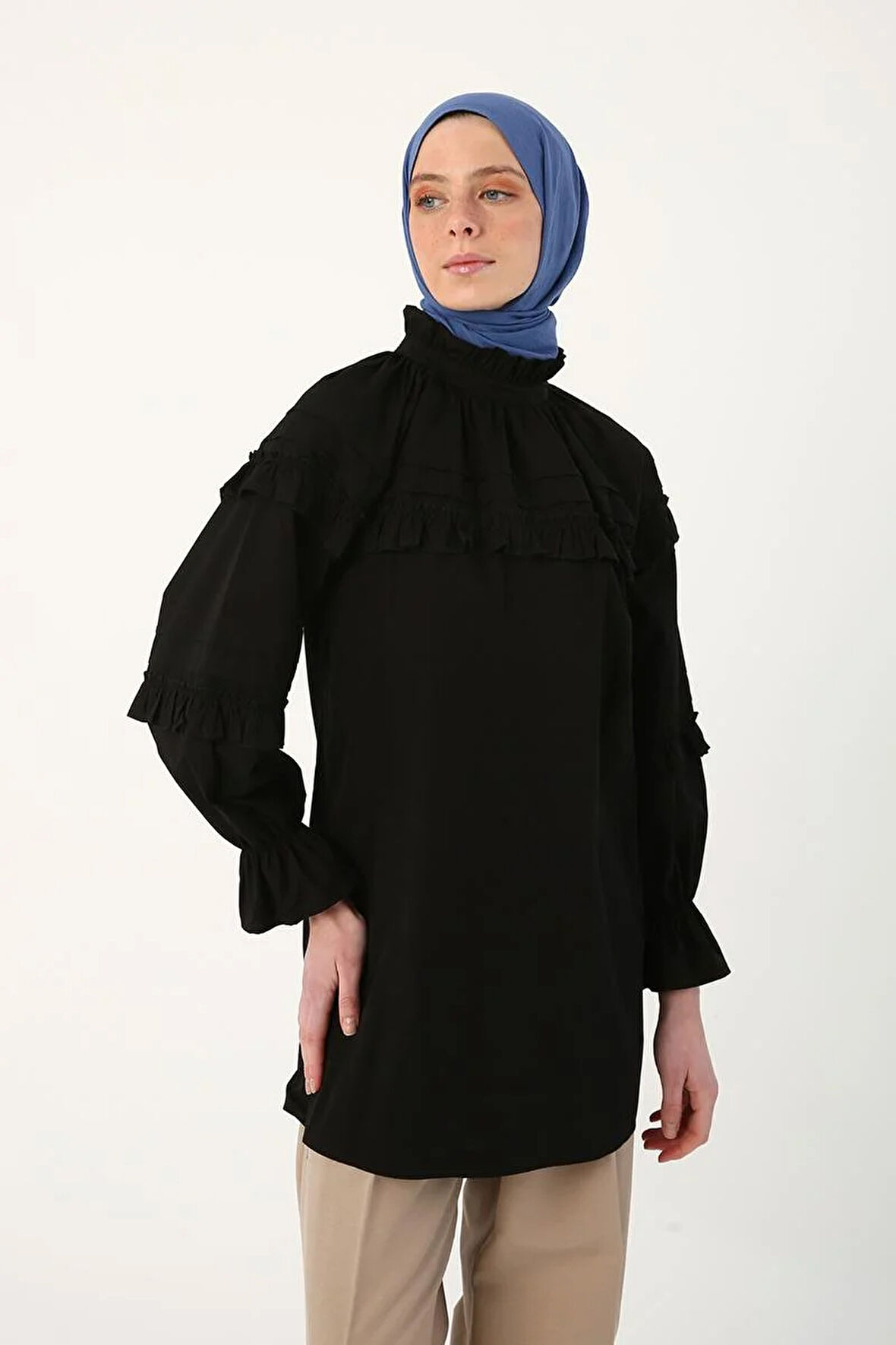 Siyah-Fırfır Detaylı Oversize Tunik