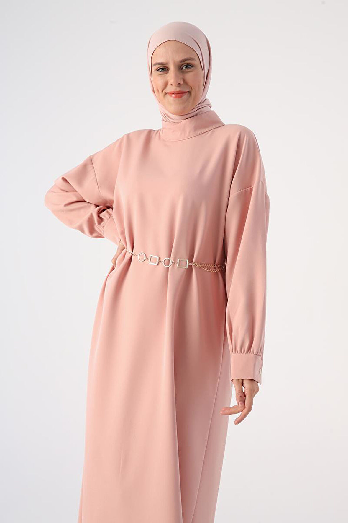 Pudra-Kemerli Yanları Oval Yırtmaçlı Elbise