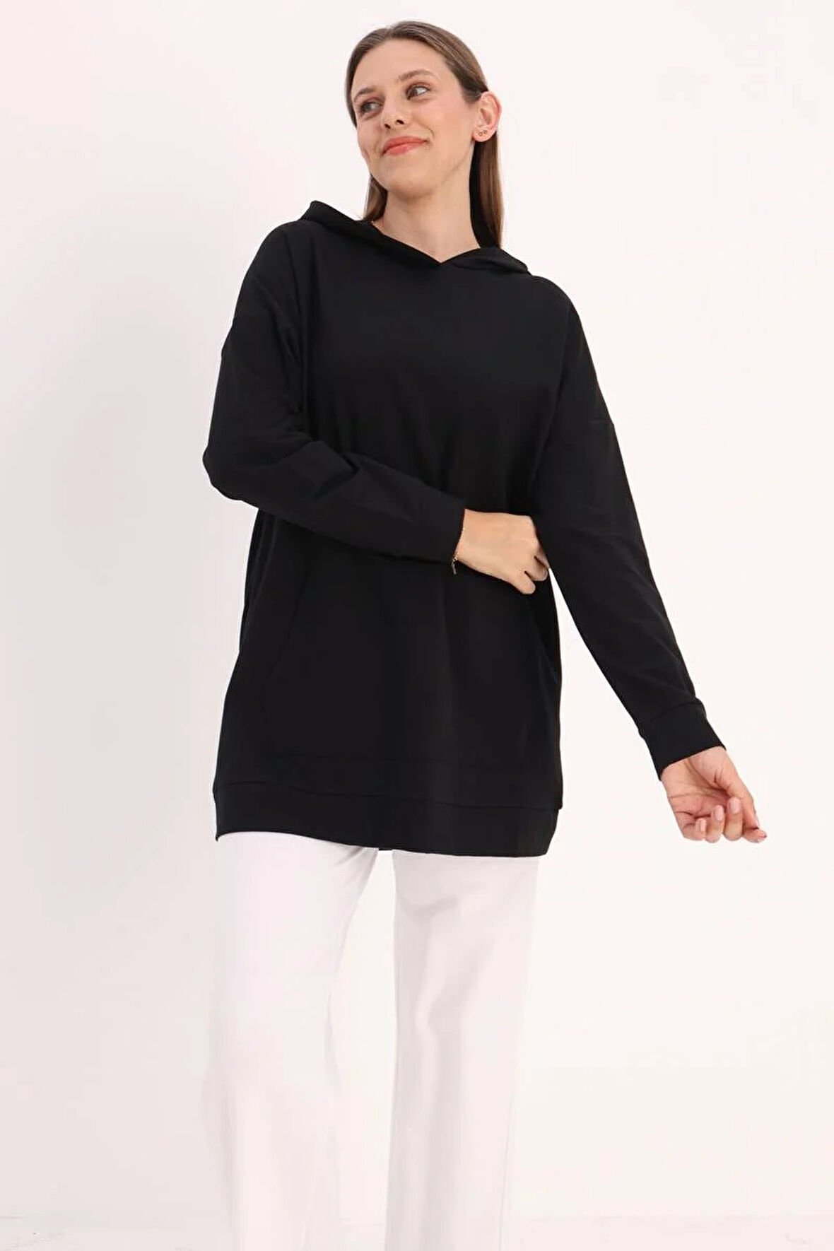 Siyah-Kapüşonlu Kanguru Cepli Sweatshirt