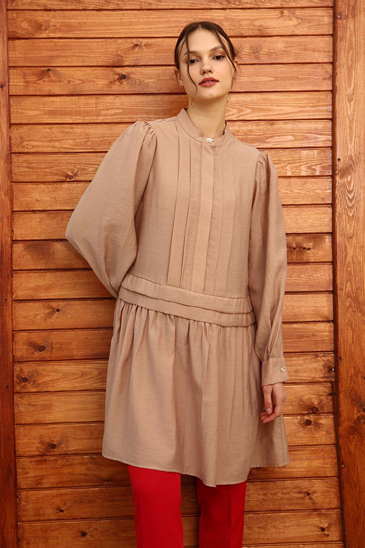 Koyu Bej-Pile Detaylı Gömlek Tunik
