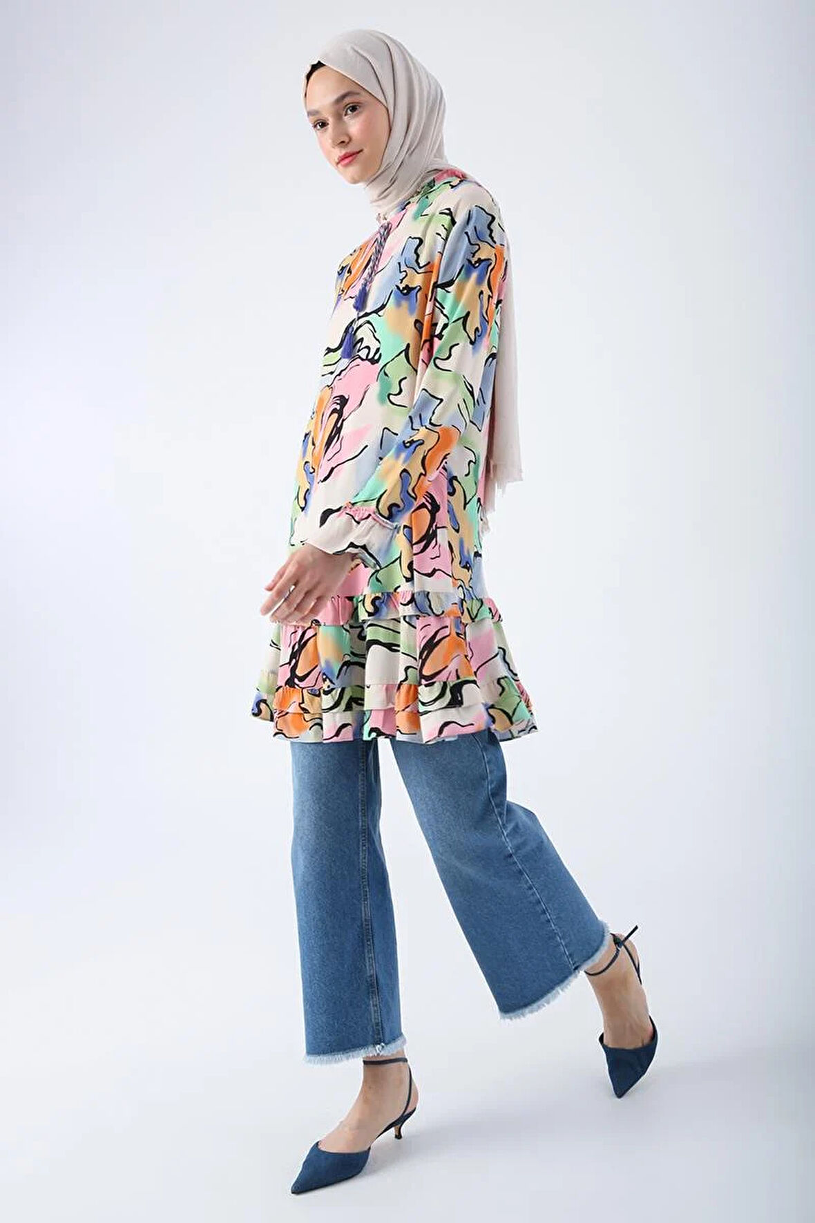 Açık Bej-Pembe-Yakası Kolları Ve Eteği Fırfırlı Fermuar Kapamalı Desenli Viskon Tunik