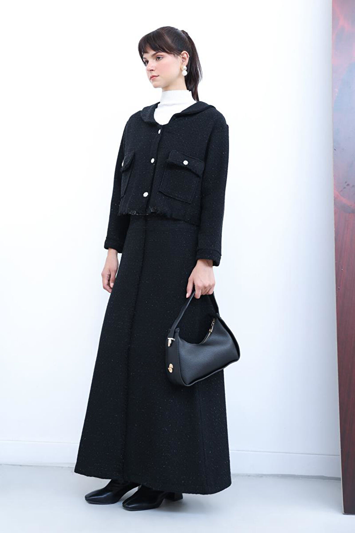 Siyah-Taşlı Düğmeli Cepli Tüvit Etekli Takım