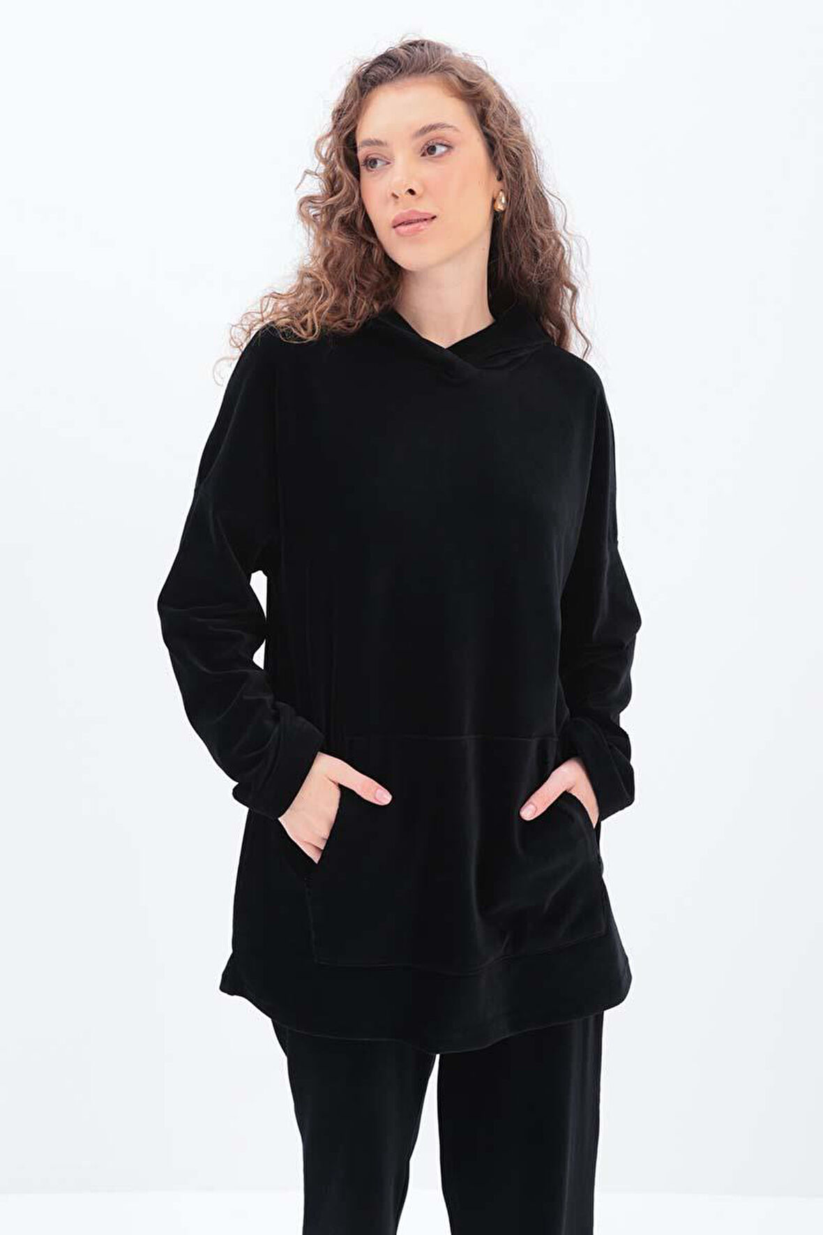 Siyah-KAPÜŞONLU KANGURU CEPLİ PANTOLONLU TAKIM