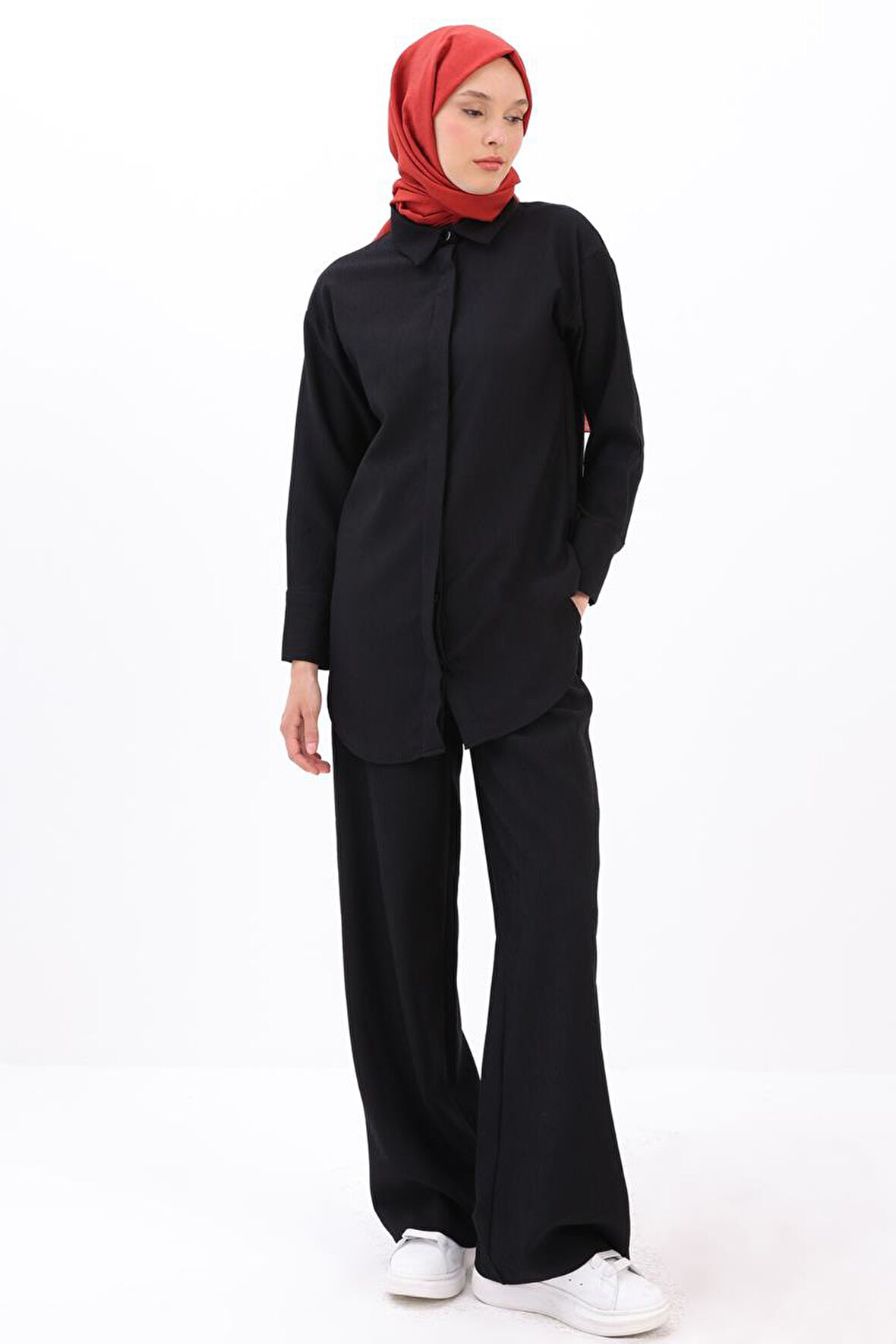 Siyah-GÖMLEKLİ PANTOLONLU TAKIM