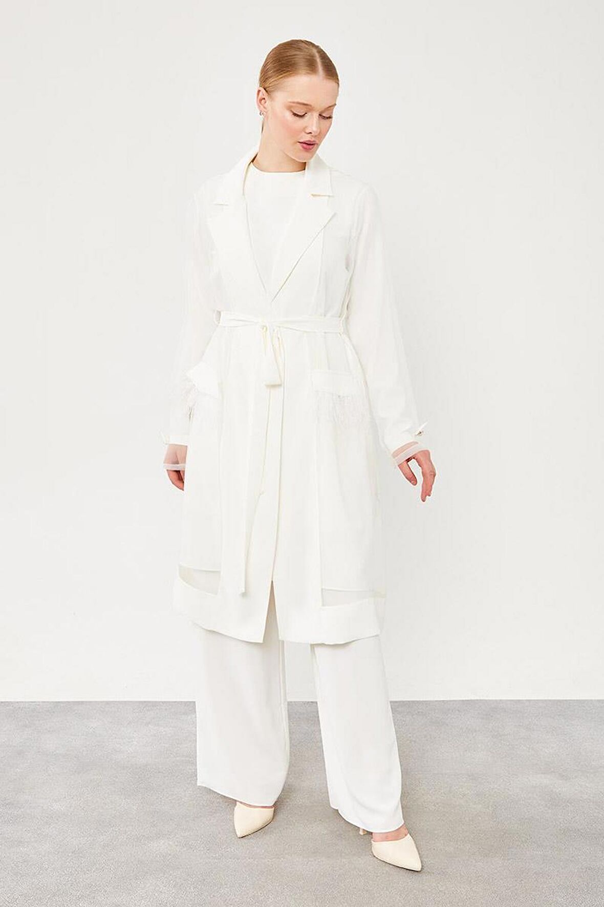 Levidor Ekru Tüy Detaylı Şifon İçli Takım