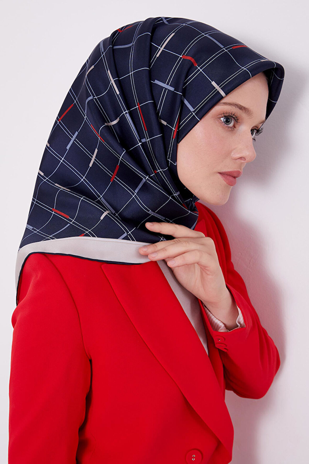 Lacivert Üçgen Desen Twill İpek Eşarp