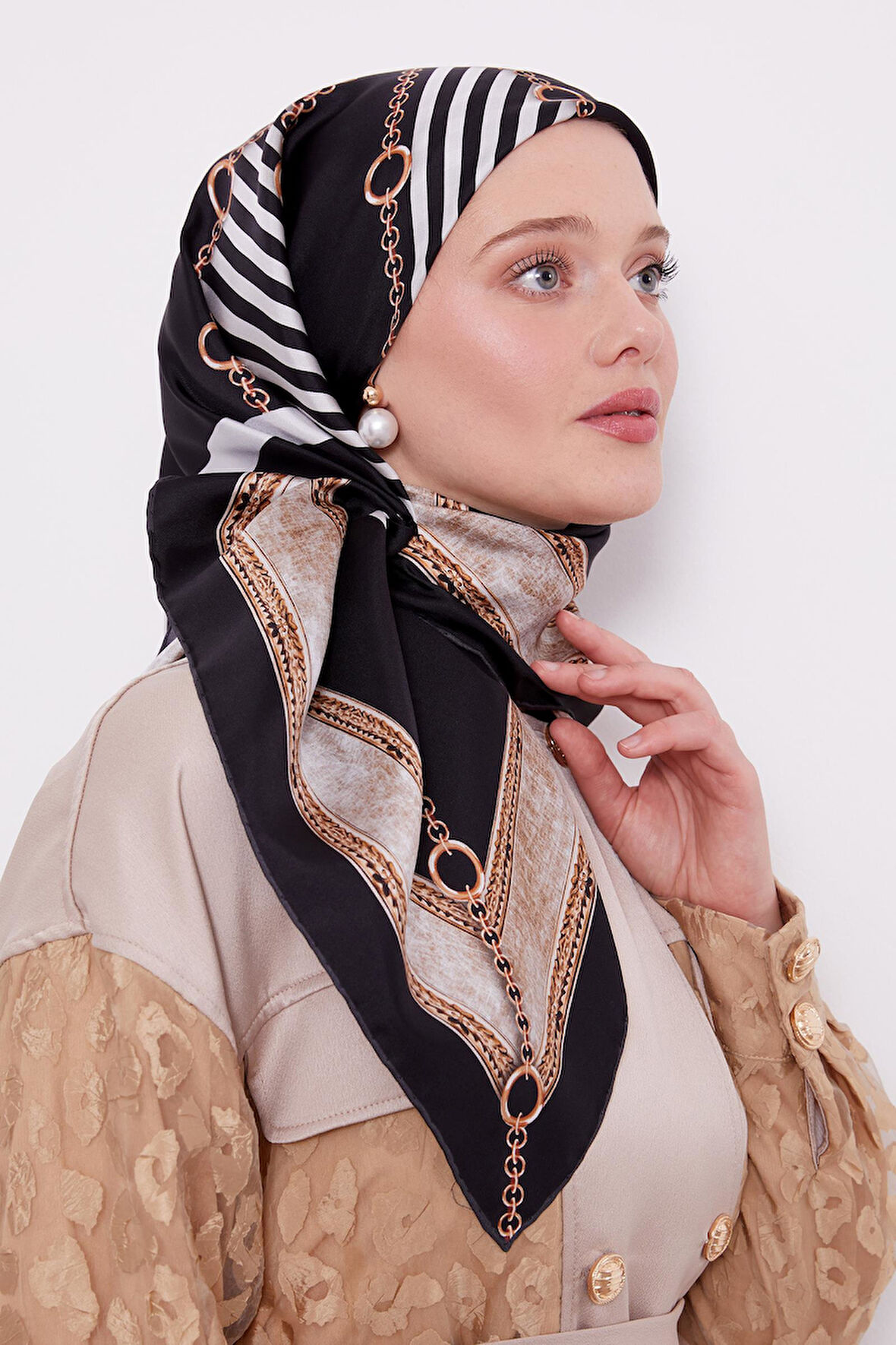 Siyah Çizgili Twill Ipek Eşarp