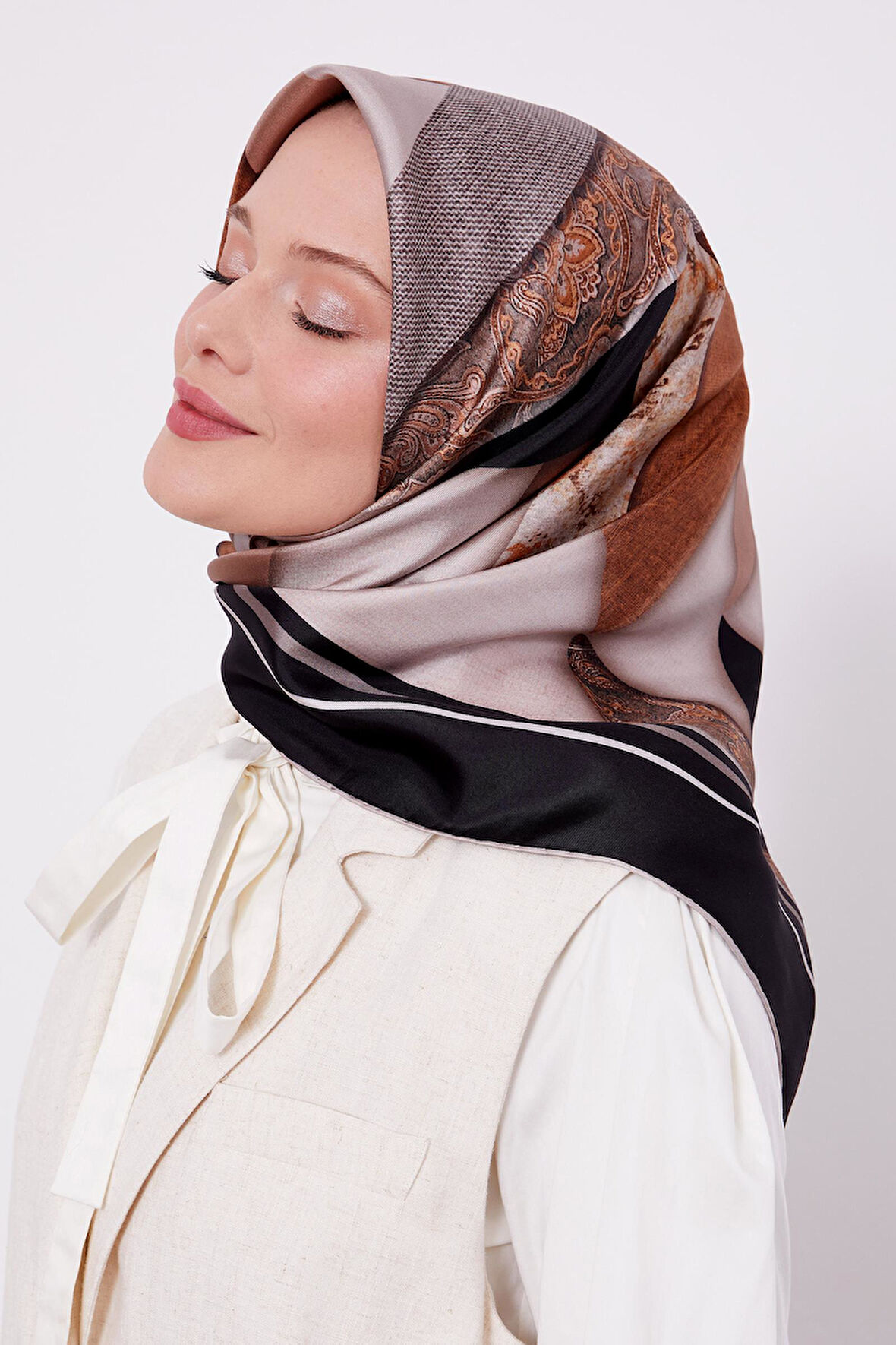 Kahve Karışık Desen Twill İpek Eşarp