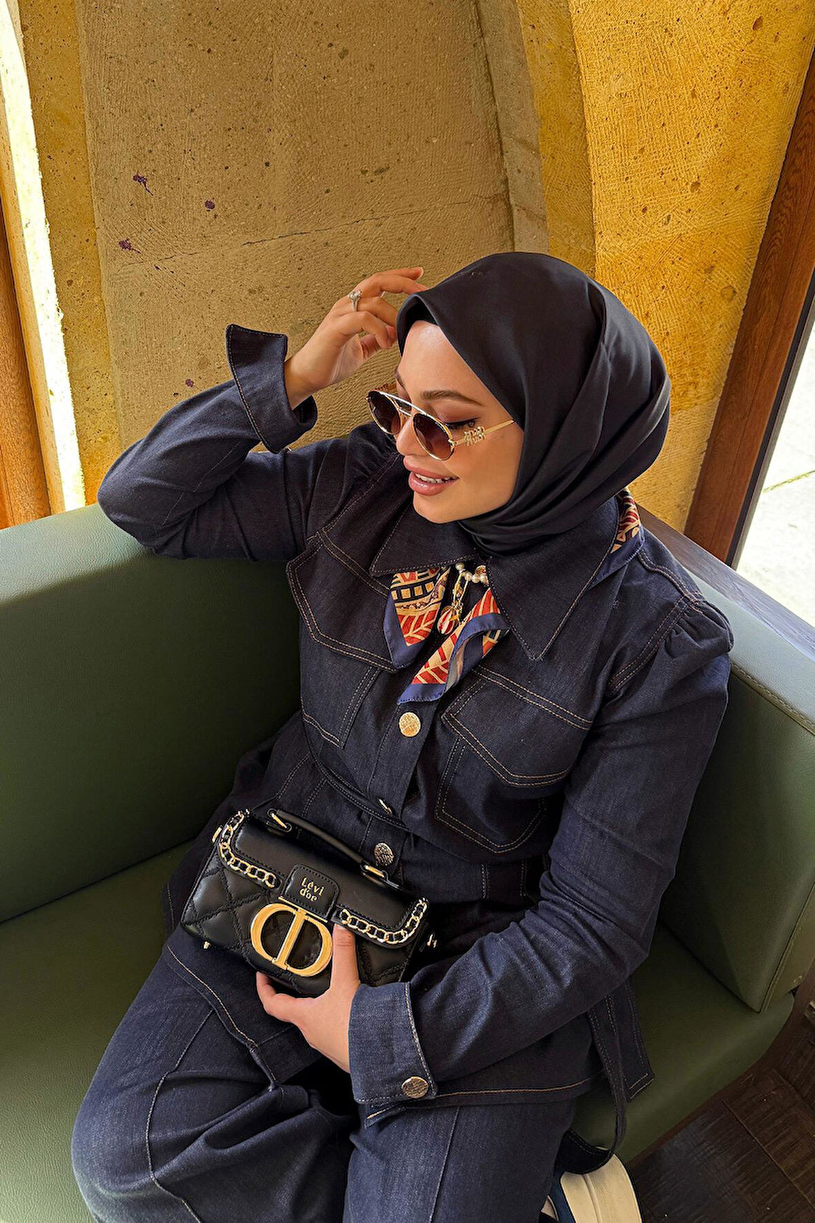 Levidor 930427 Kadın Metal Halka Detaylı  El & Omuz Çantası