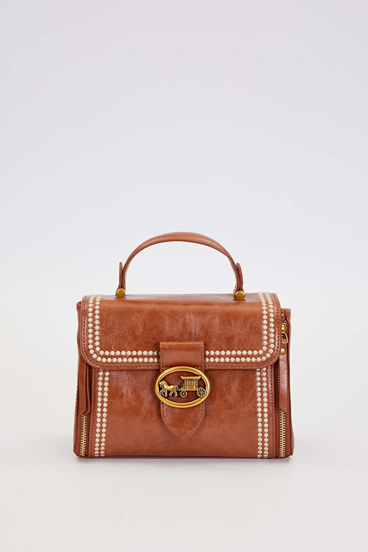 Otantik Fayton Metal Logo ve Nakış Detaylı Orta Boy Kadın El ve Omuz Çantası LV930574 Camel