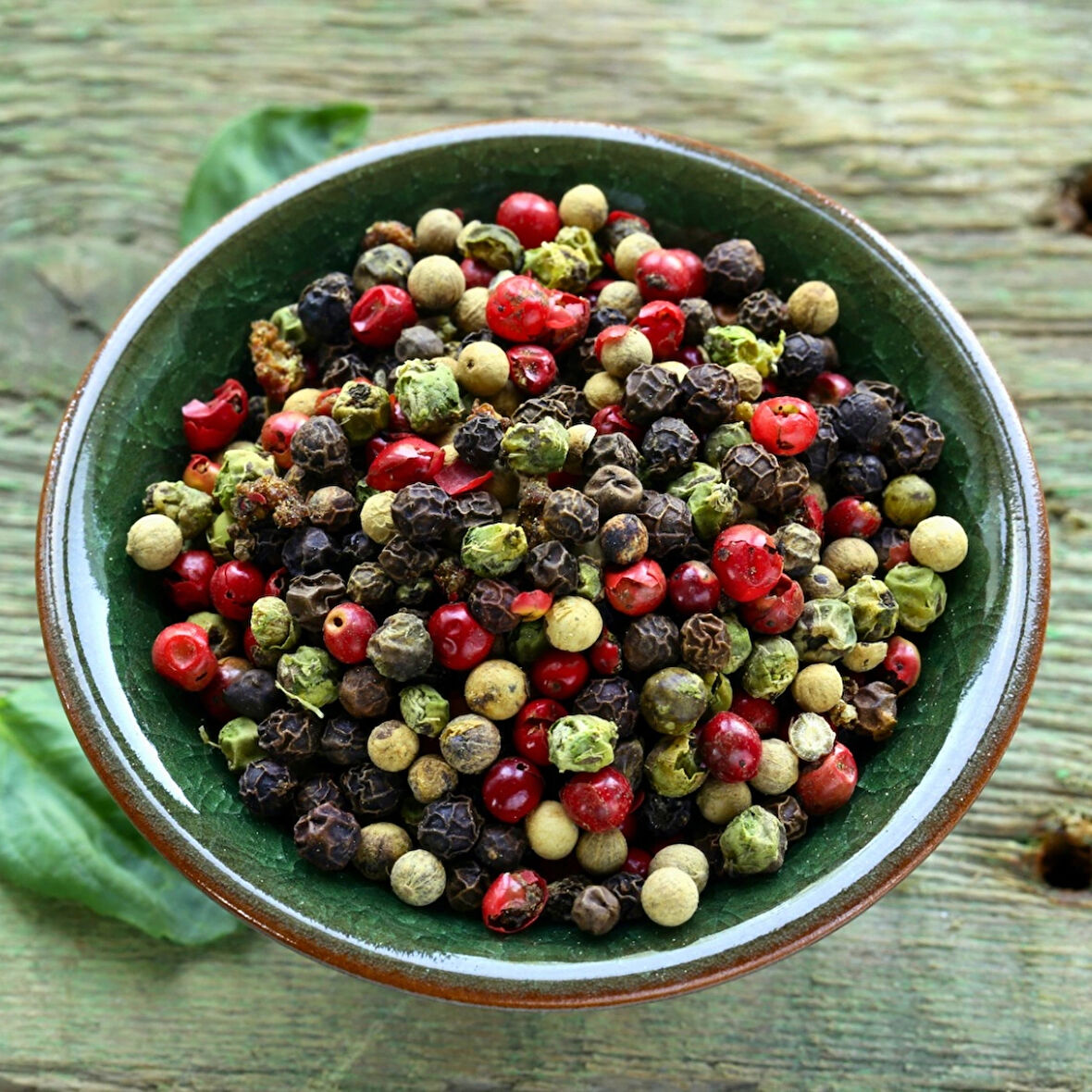 Renkli tane karabiber, 4 renkli karabiber 100gr (elenmiş,iri taneli,katkısız)