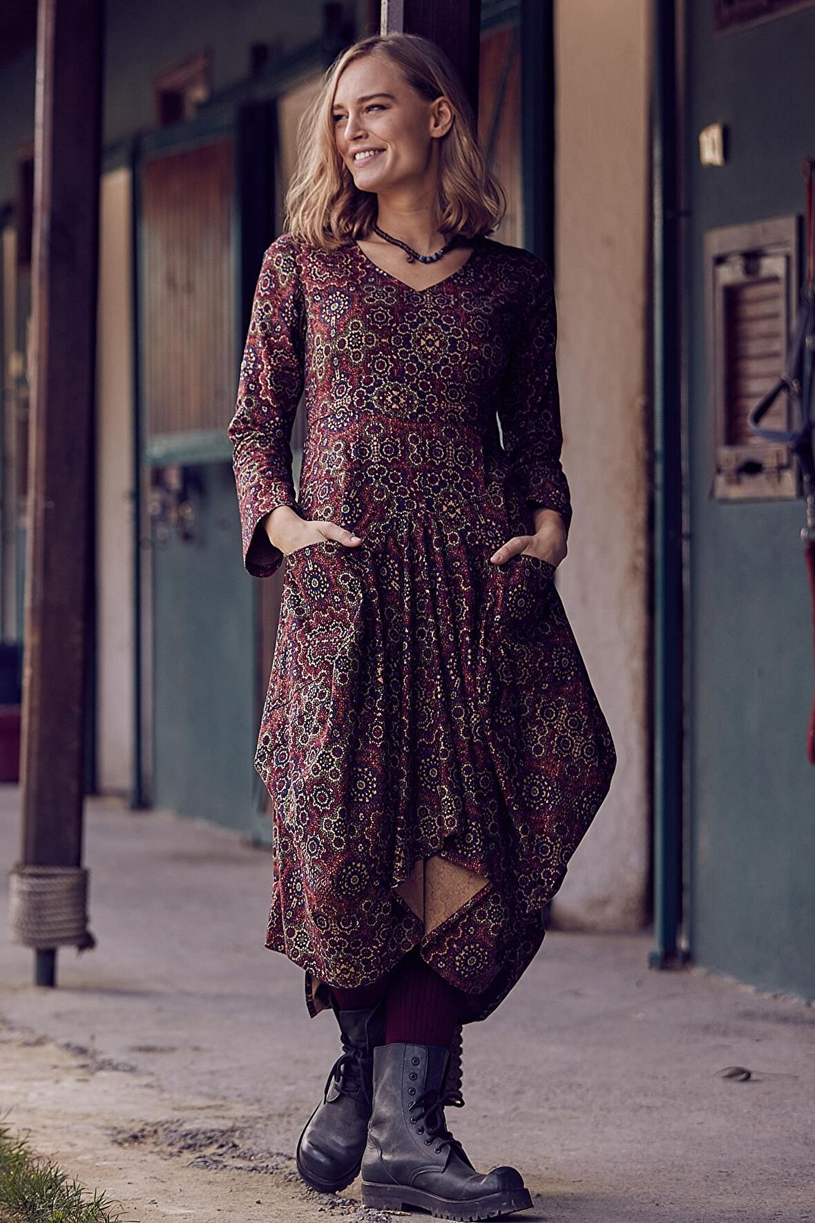 Asimetrik V Yaka Beli Bağlamalı Uzun Kollu Elbise