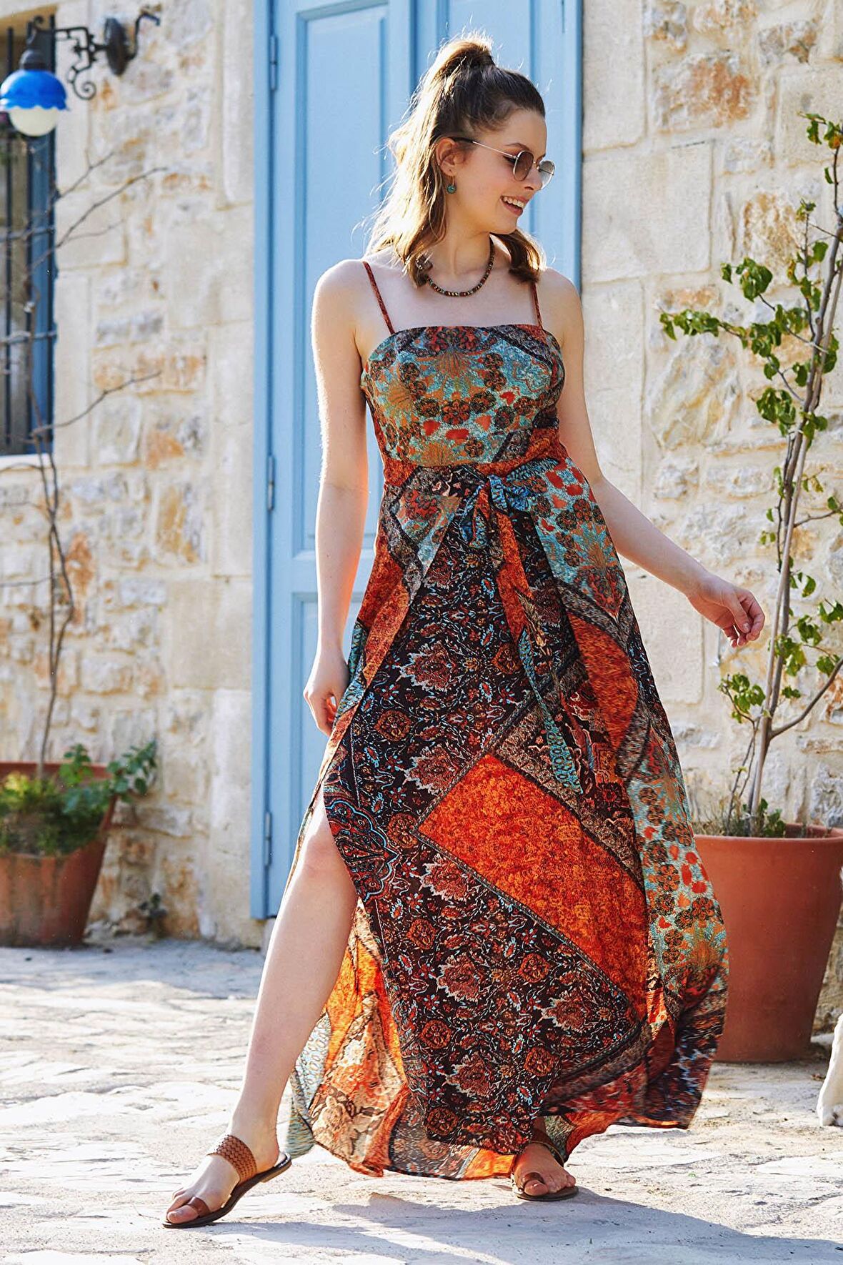 Askılı Belden Bağlamalı Desenli Elbise