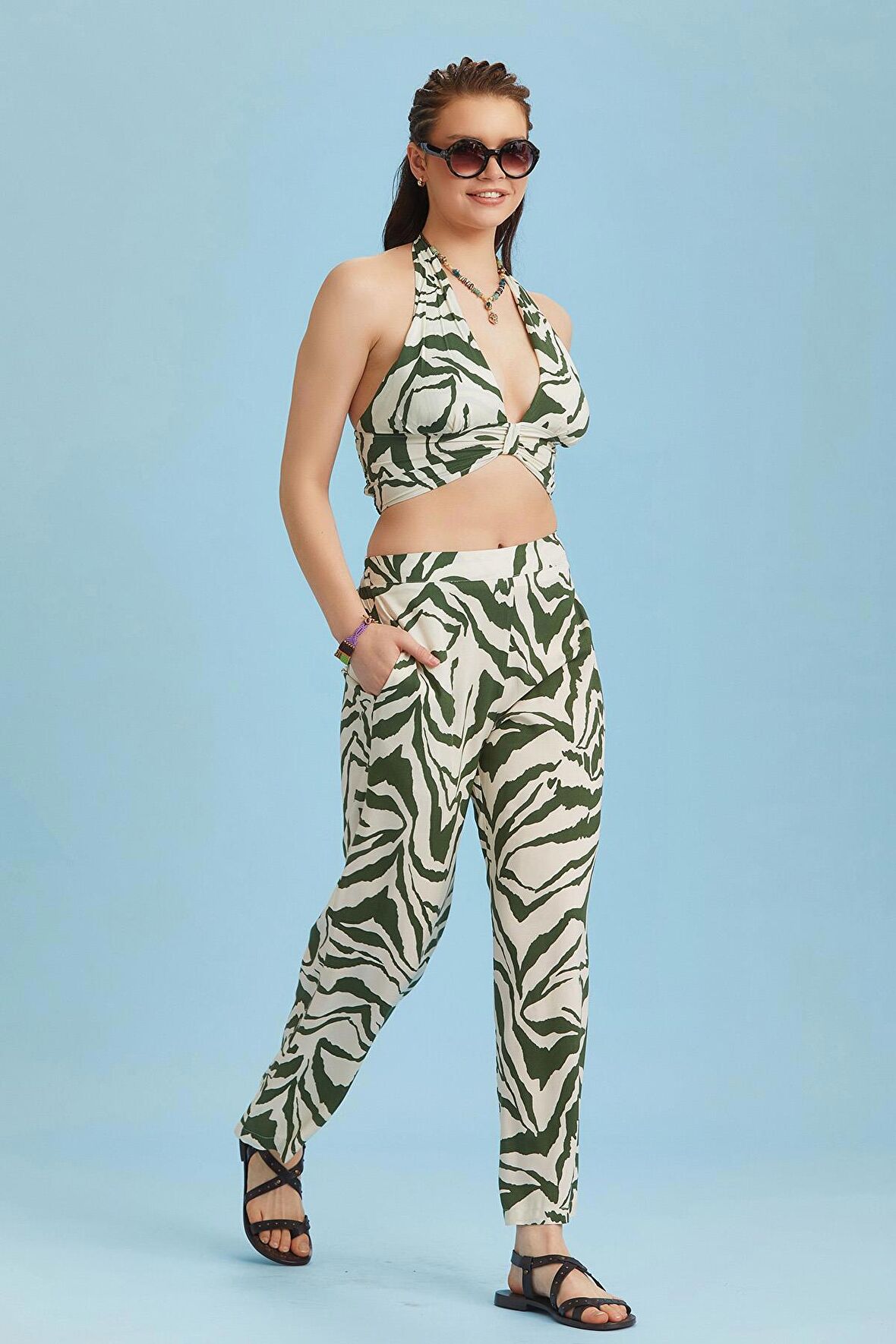 Düz Paça Yeşil Desenli Beli Lastikli Pantolon