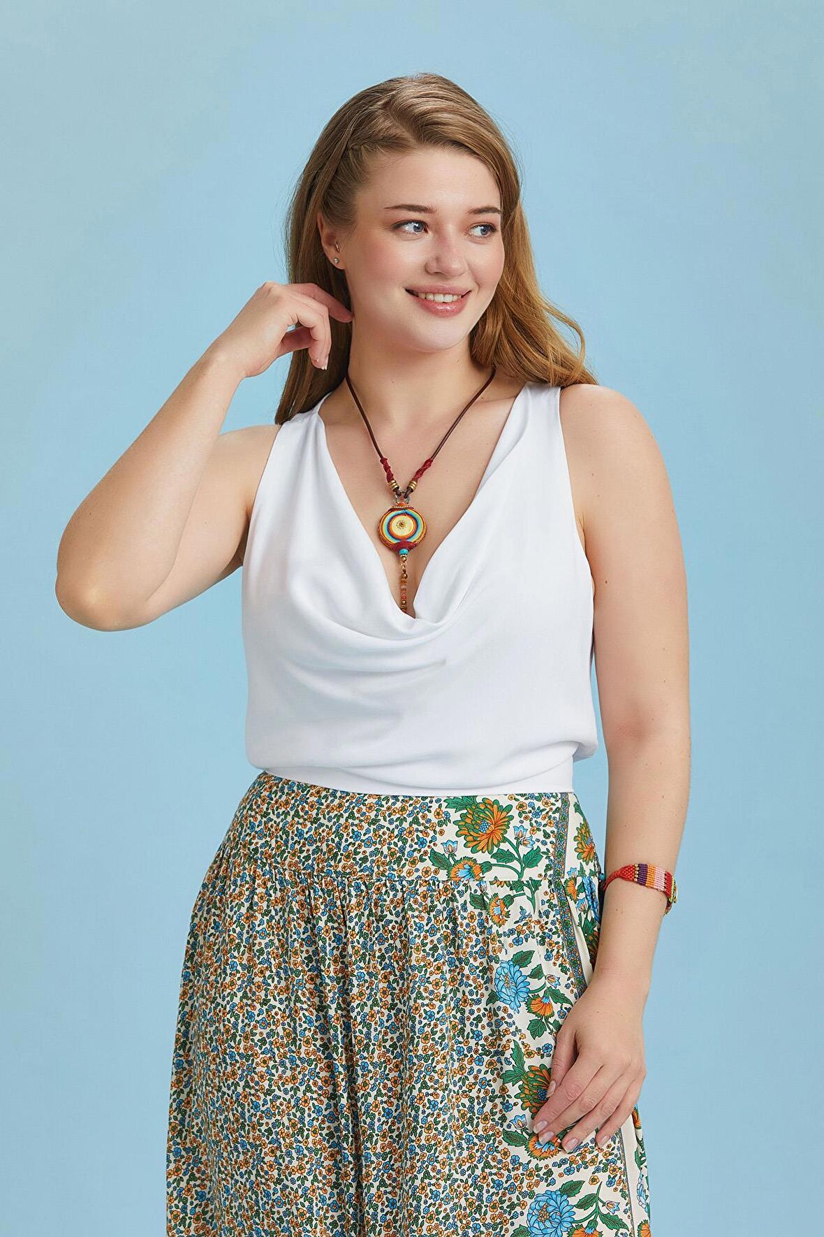 Lastikli Kolsuz Degaje Yaka Beyaz Şık Büyük Beden Bluz