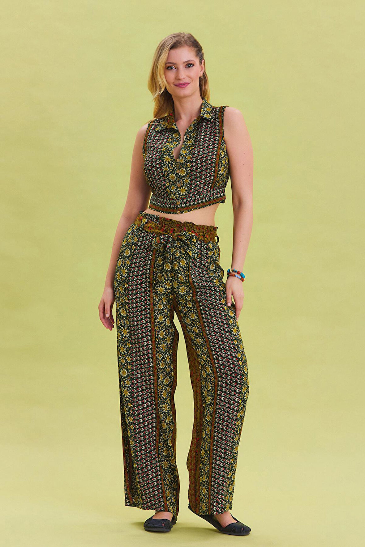 Beli Lastikli Kuşak Detaylı Yazlık Pantolon