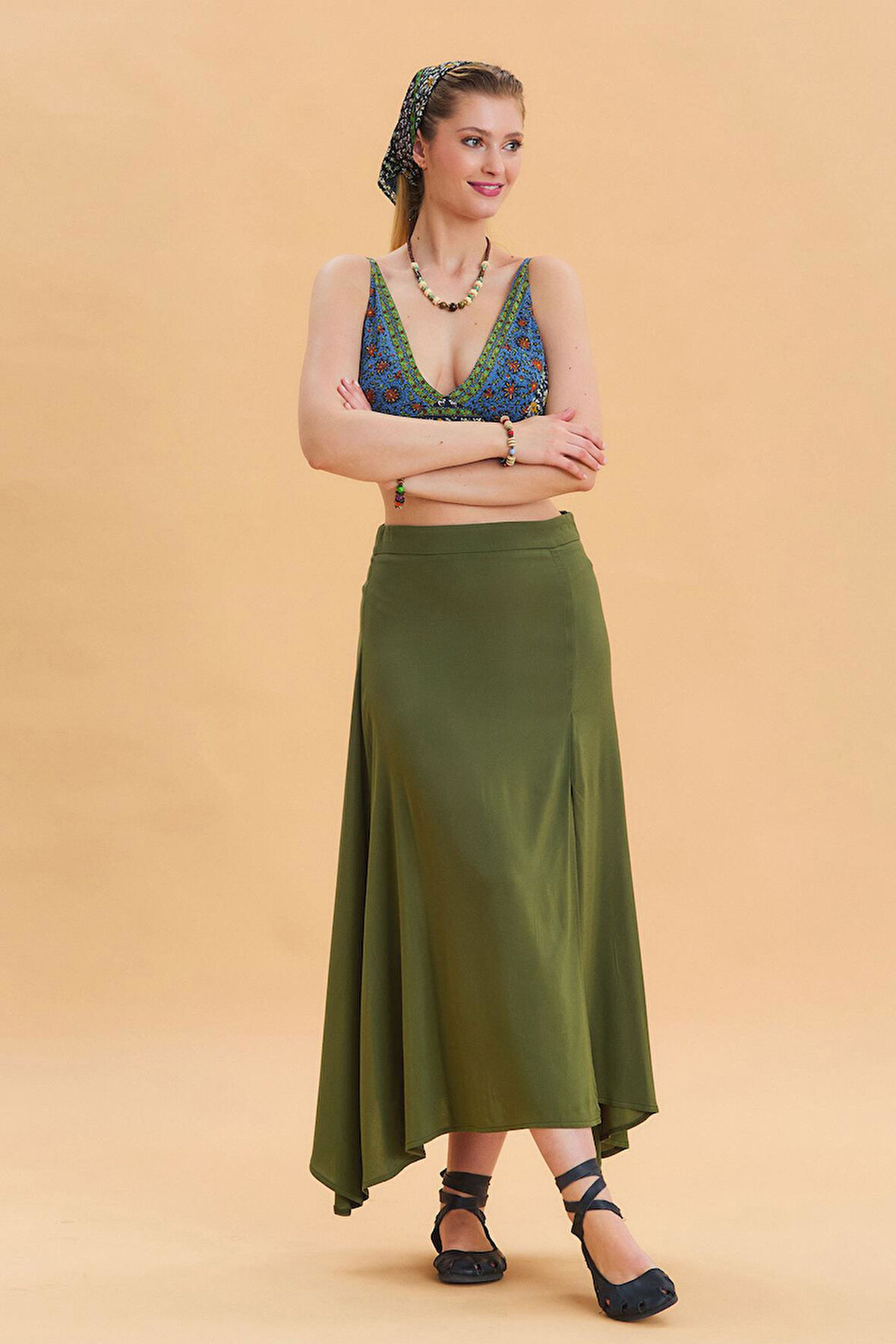 Fermuar Detaylı Yırtmaçlı Asimetrik Etek