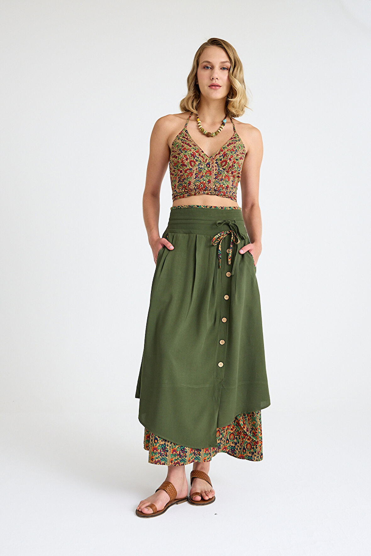 Bohem Tarz Düğme Detaylı Kloş Etek