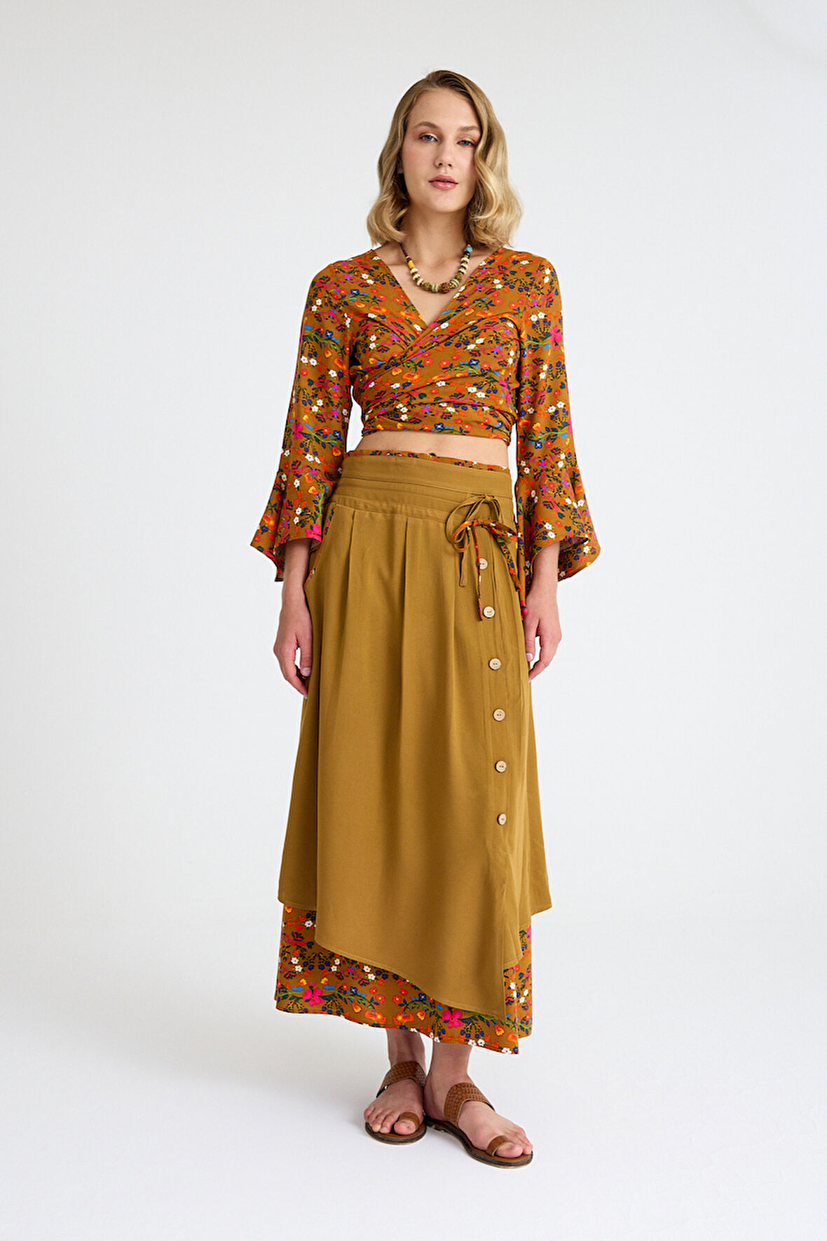 Bohem Tarz Düğme Detaylı Kloş Etek